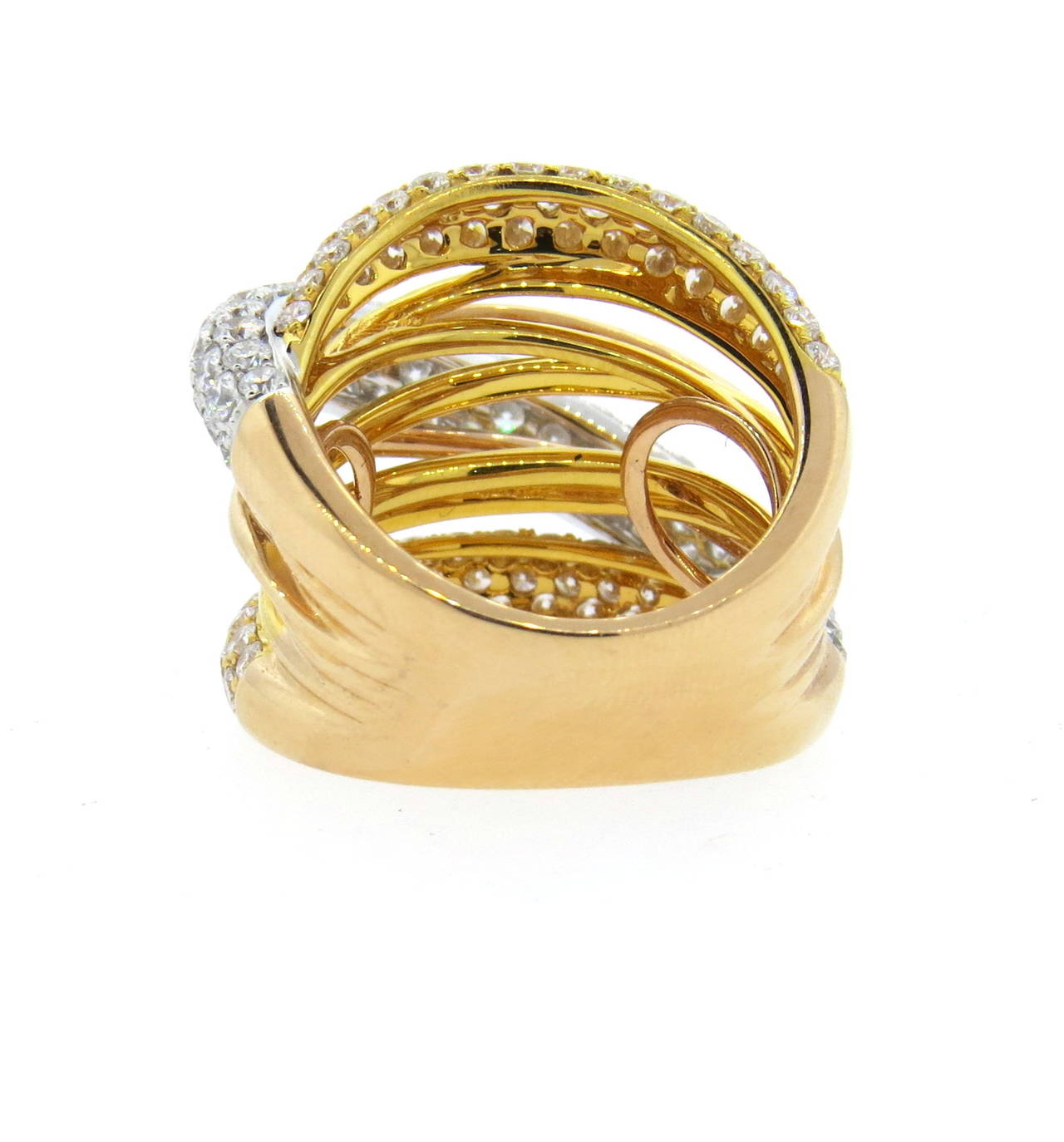 Modern Diamond Gold Ring In Excellent Condition In Lambertville, NJ