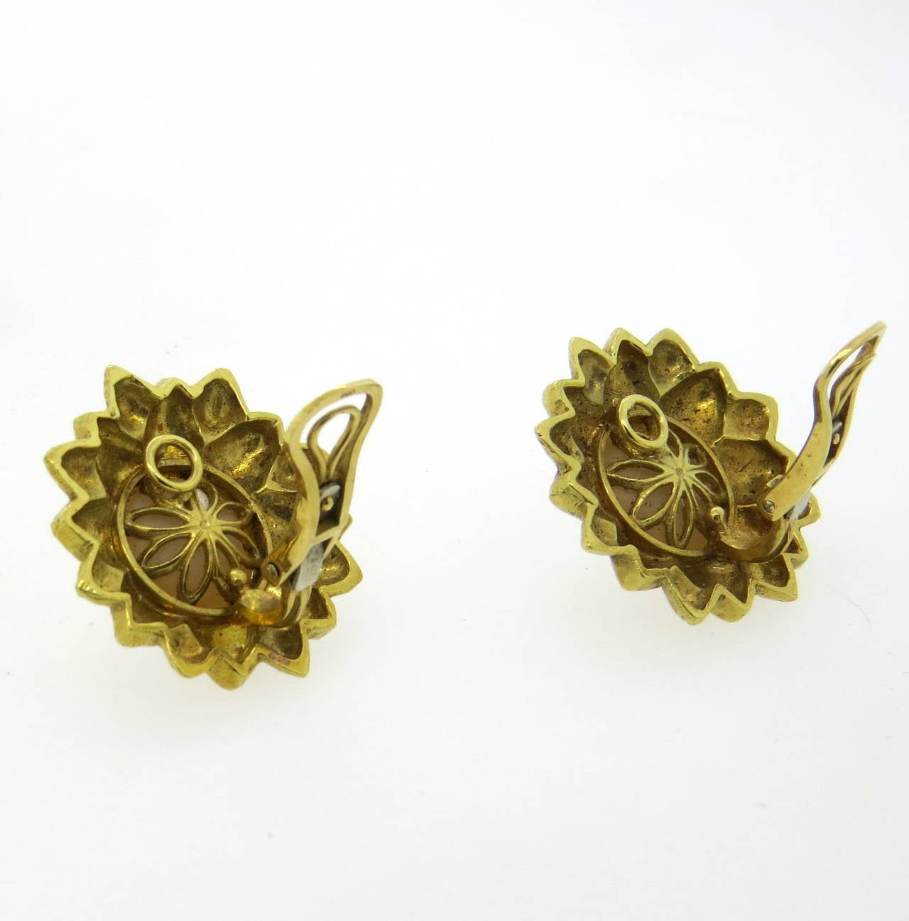 Large Classic Hammered Pearl Gold Sunflower Earrings In Excellent Condition In Lambertville, NJ