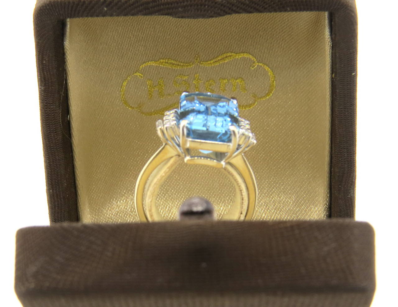 H. Stern Aquamarine Diamond Gold Ring In Excellent Condition In Lambertville, NJ