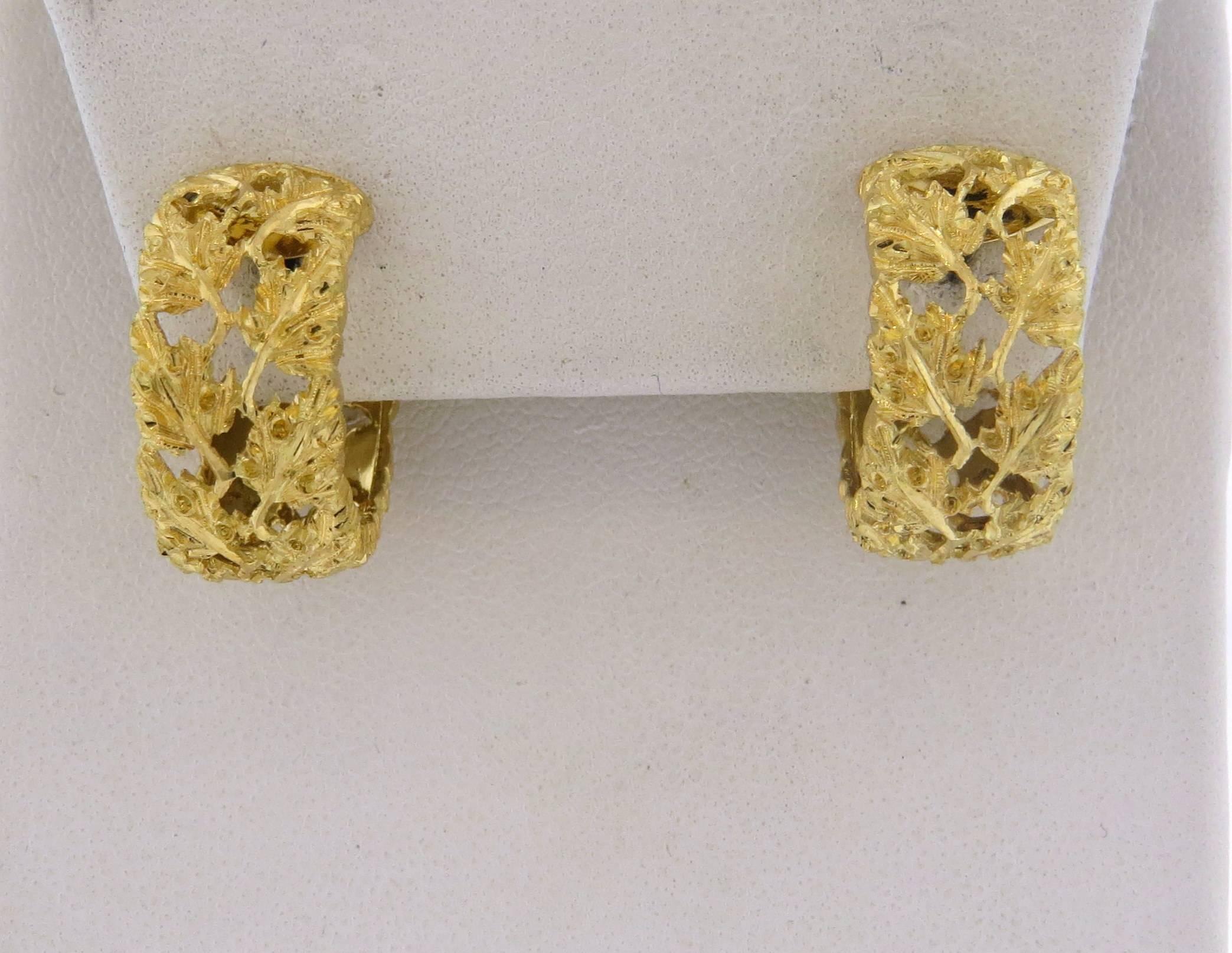 Buccellati Gold Leaf Motif Hoop Earrings In New Condition In Lambertville, NJ