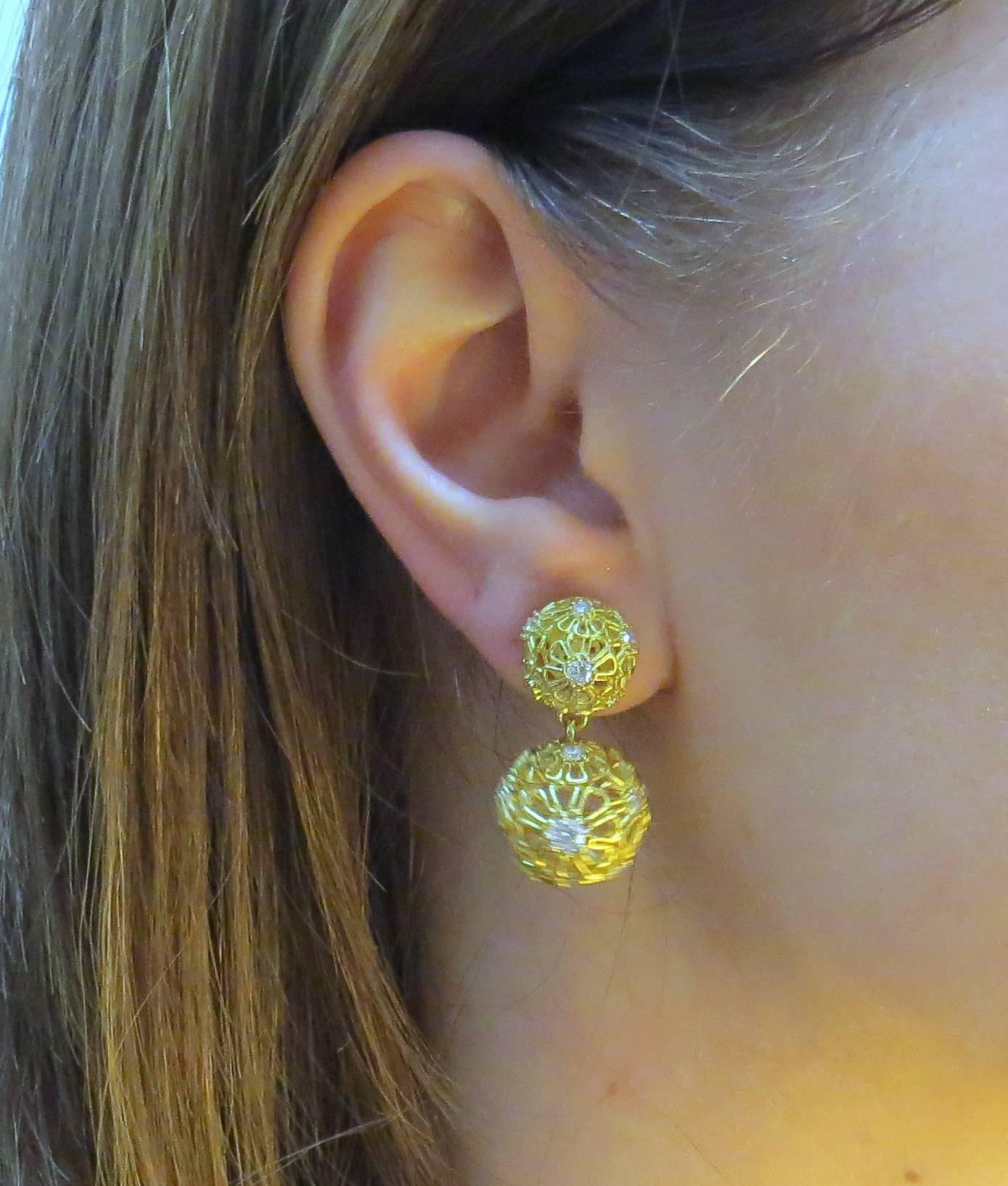 Paul Morelli Diamond Gold Flower Ball Earrings In New Condition In Lambertville, NJ