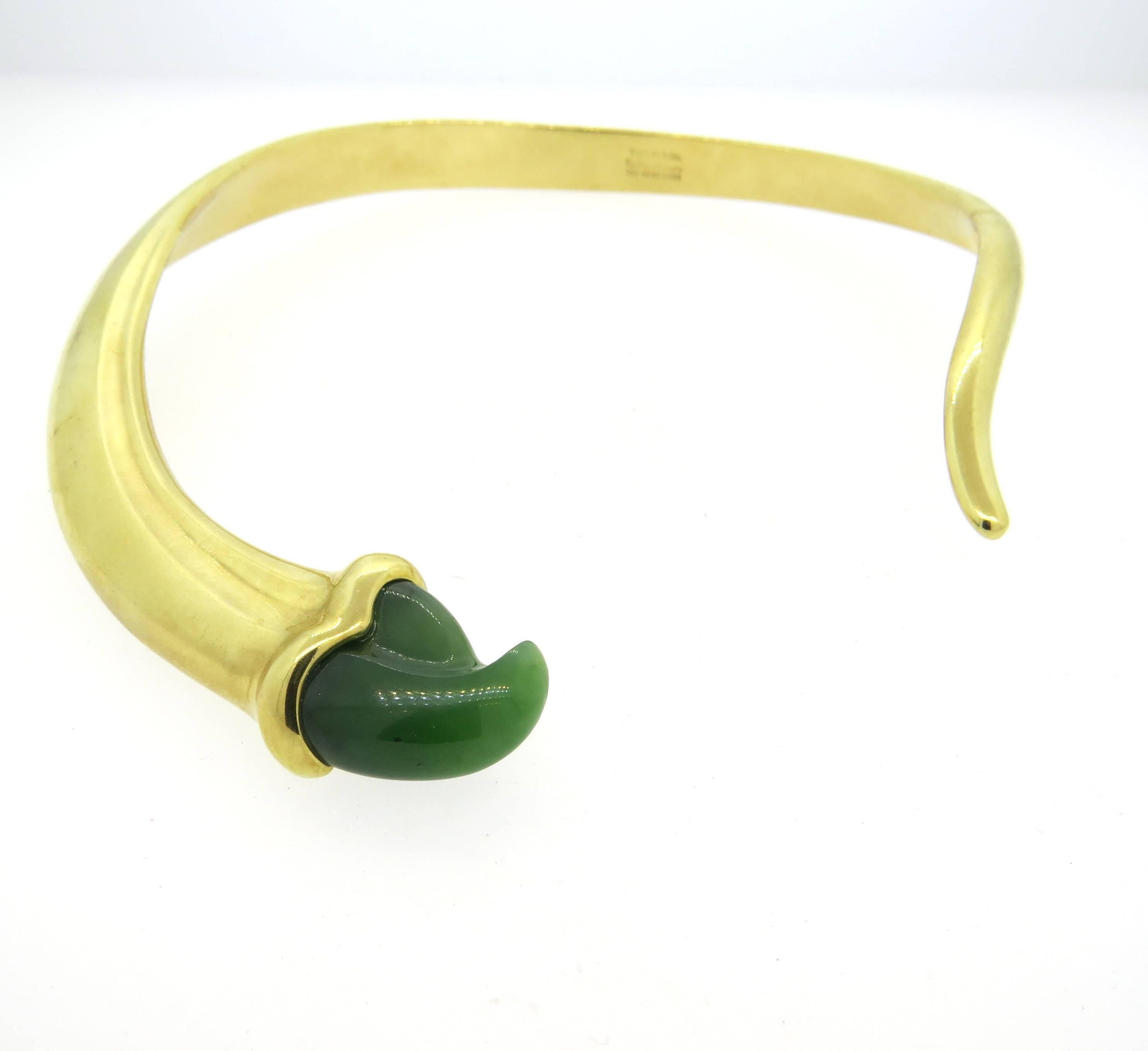 Rare and impressive 18k yellow gold collar necklace, crafted by Elsa Peretti for Tiffany & Co, set with carved nephrite. Necklace will fit an average 14