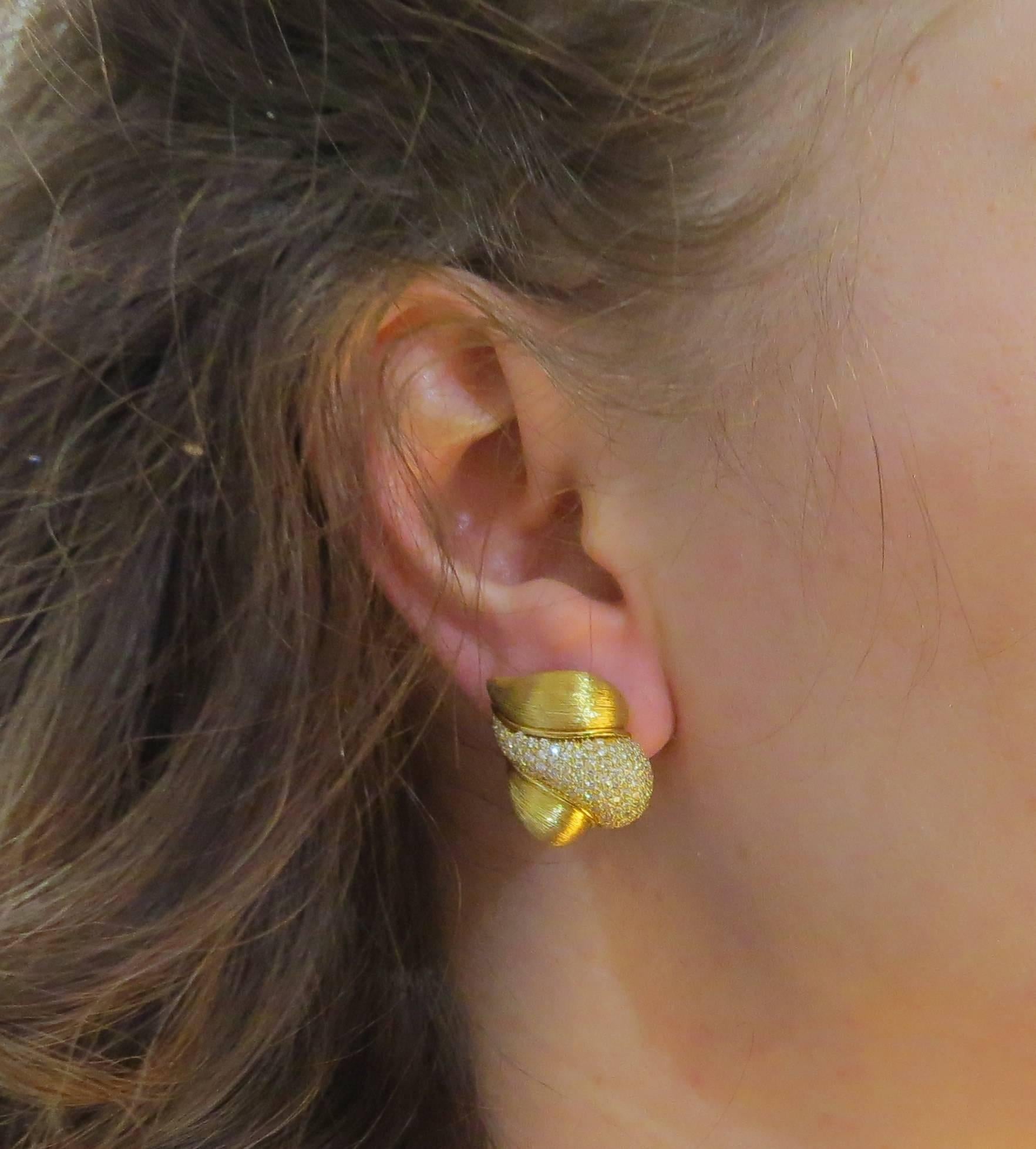 Women's Henry Dunay Diamond Gold Brushed Finish Earrings