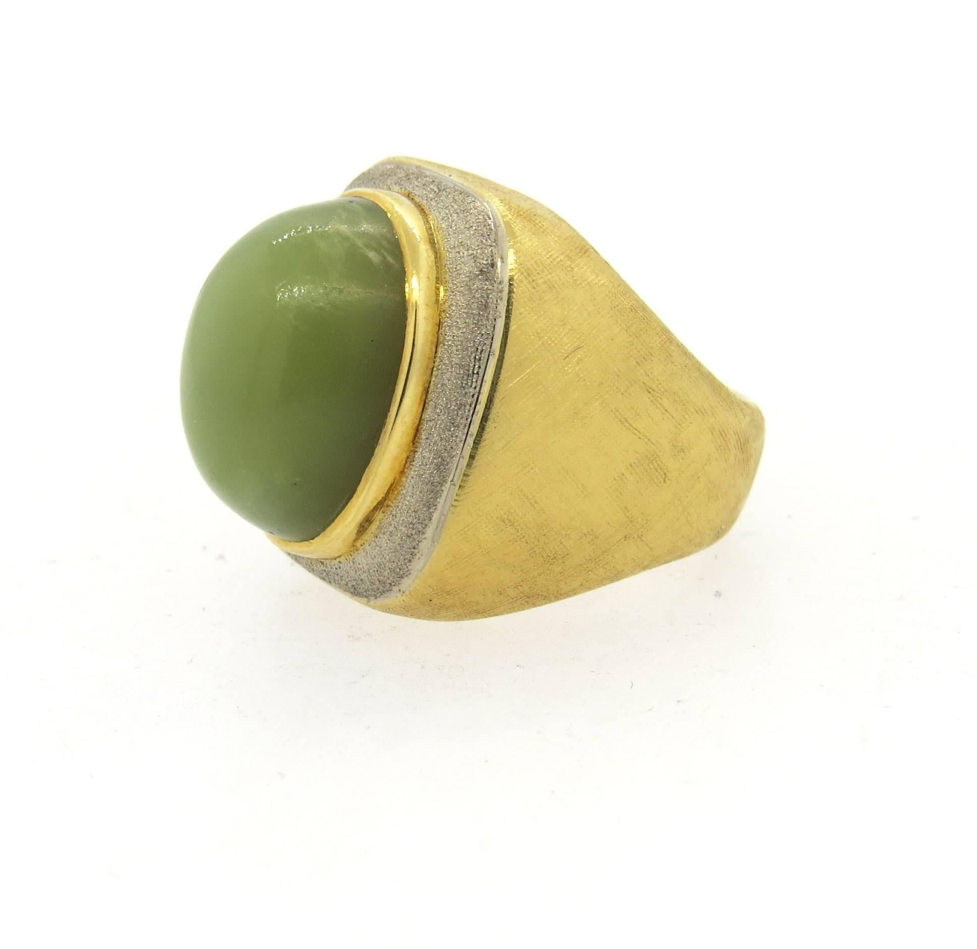 Modernist Burle Marx Green Gemstone Gold Cabochon Ring  In Excellent Condition In Lambertville, NJ