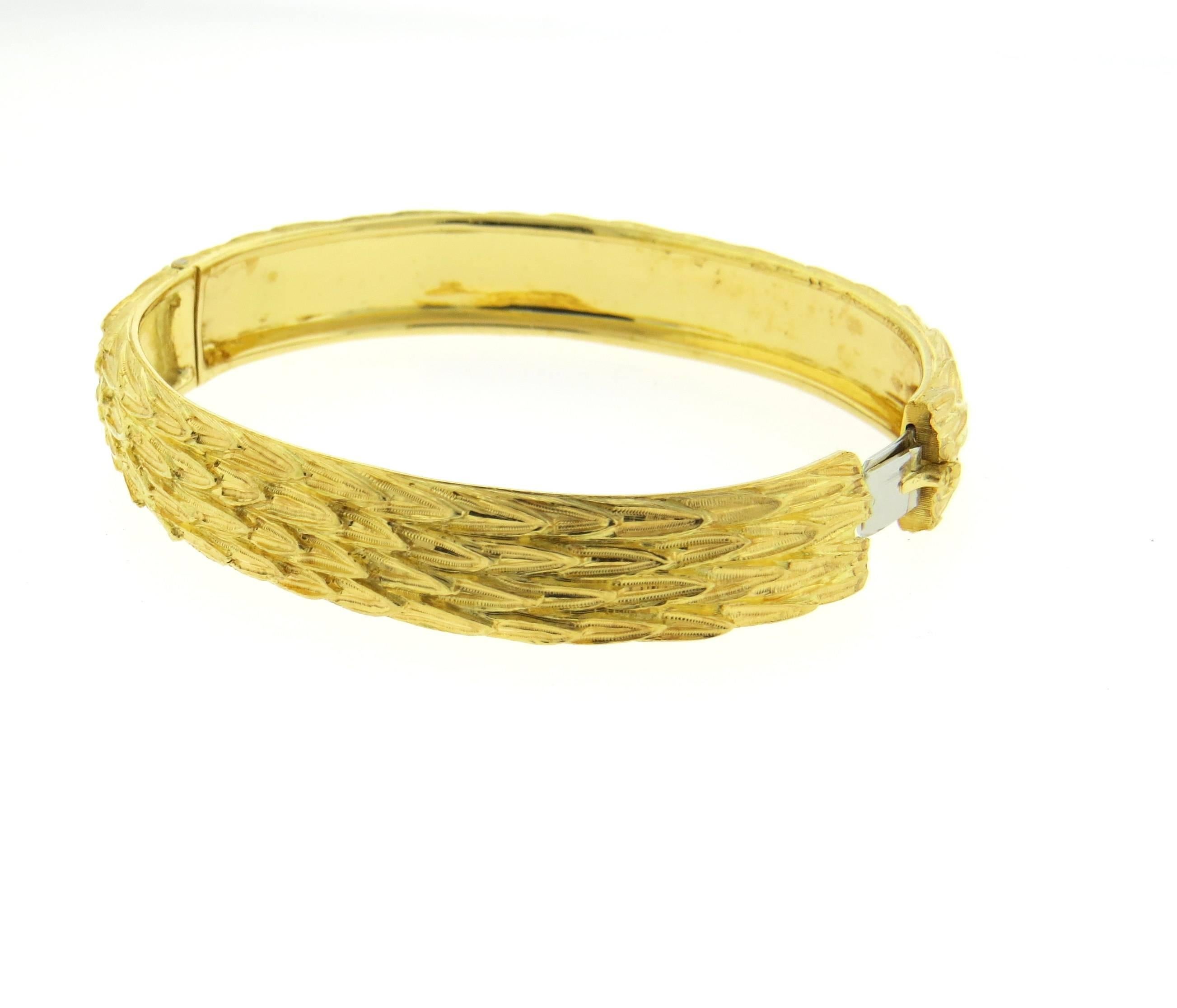 Buccellati Gold Textured Bangle Bracelet  In Excellent Condition In Lambertville, NJ