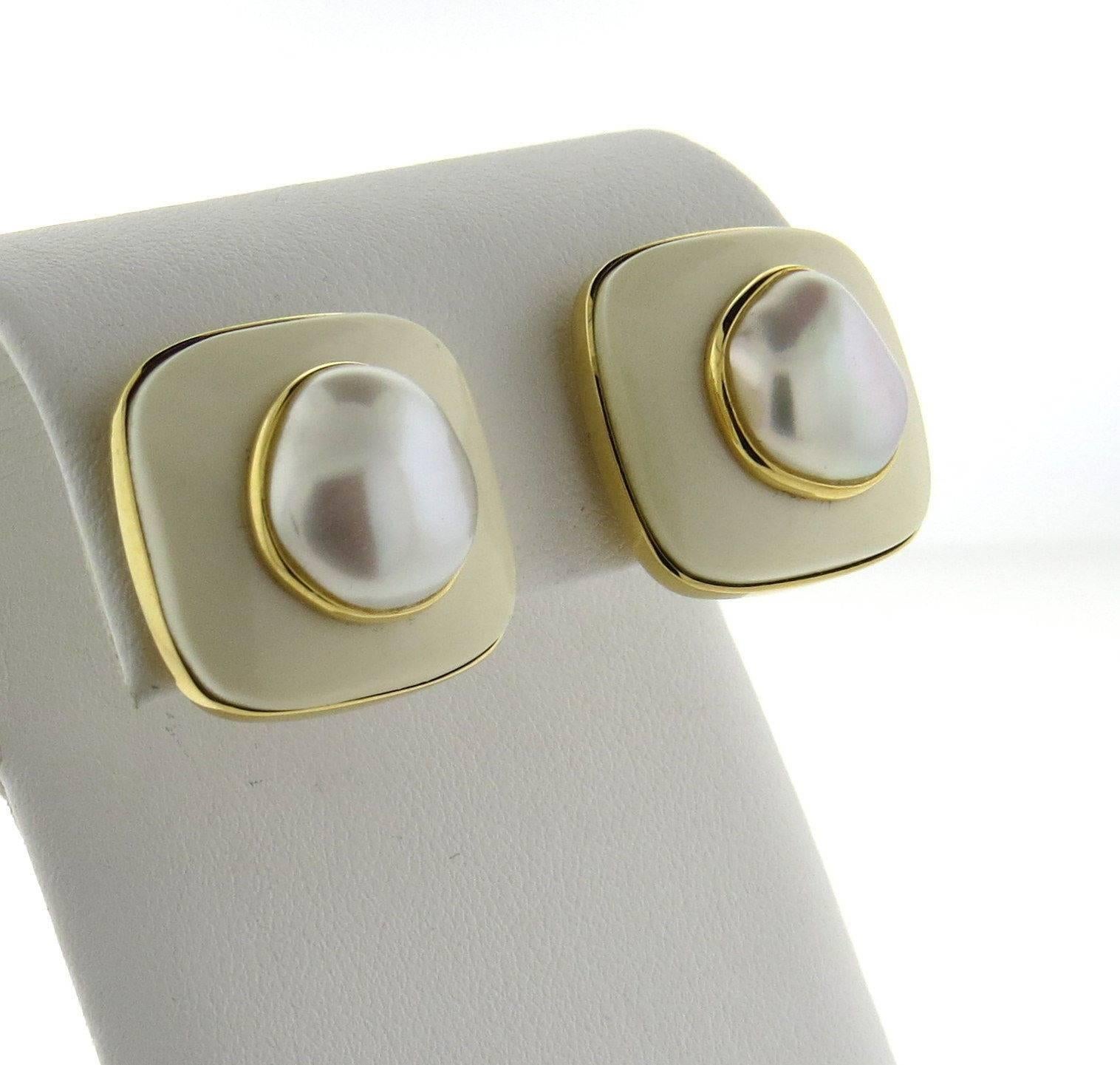 Trianon Pearl Gold Earrings In Excellent Condition In Lambertville, NJ