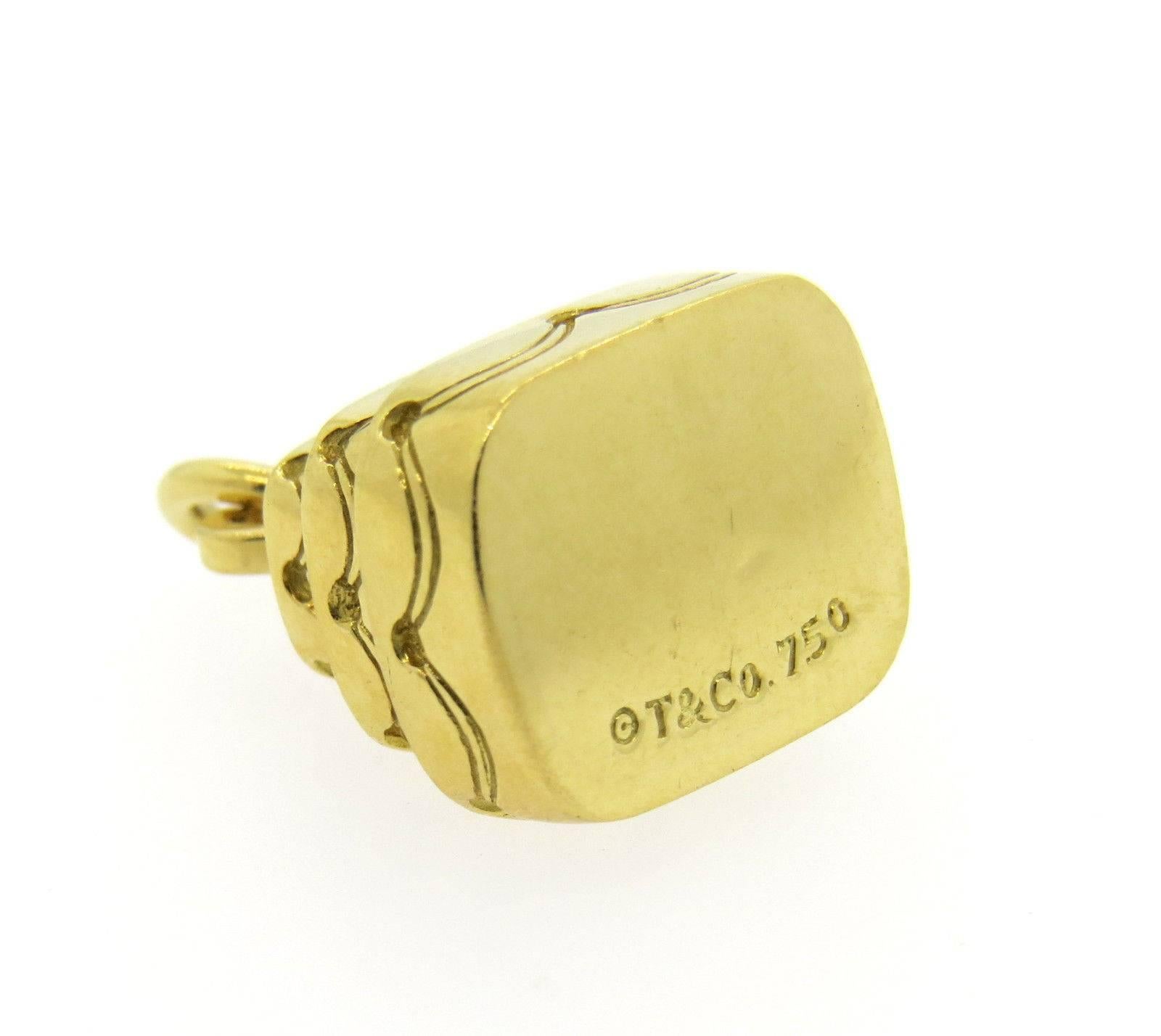 Tiffany & Co. Gold Hochzeitstorte Charm Anhänger für Damen oder Herren