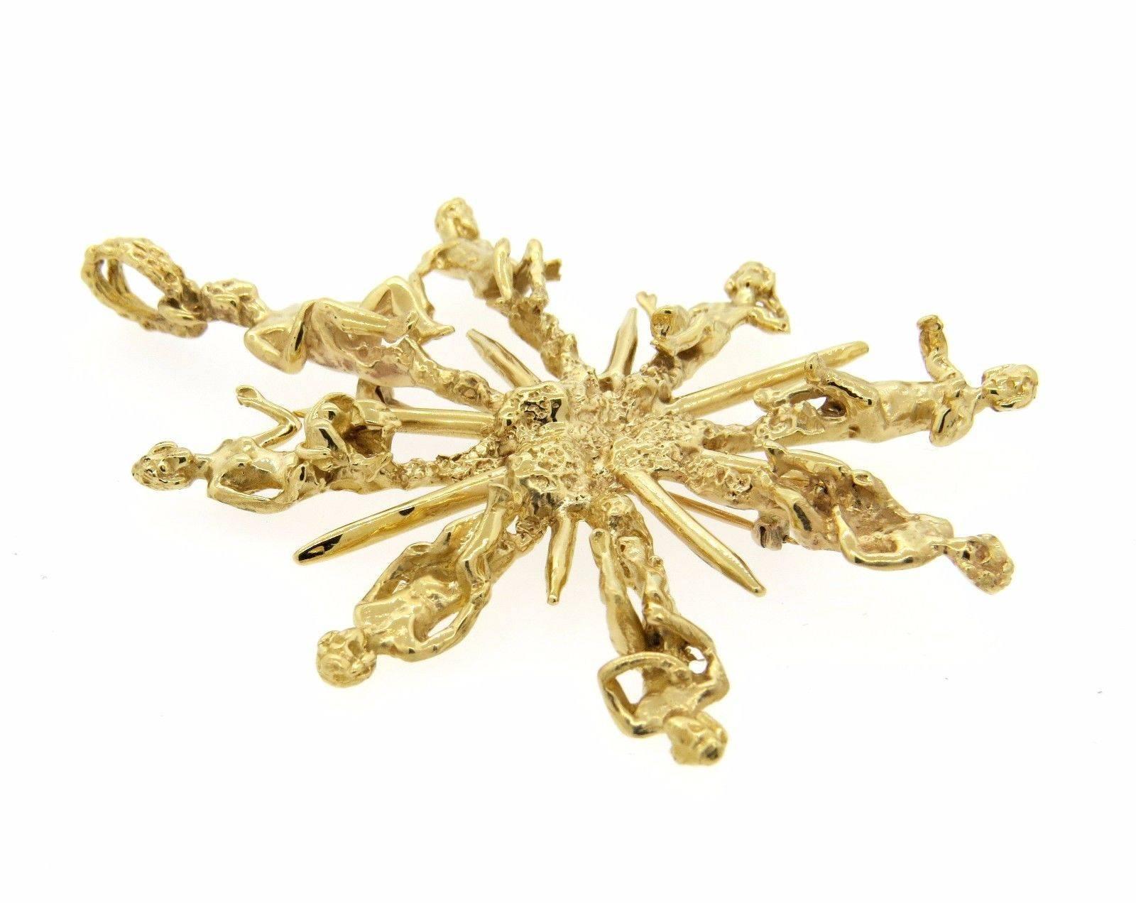 Eric de Kolb Gold Oversized Brooch Pendant In Excellent Condition For Sale In Lambertville, NJ