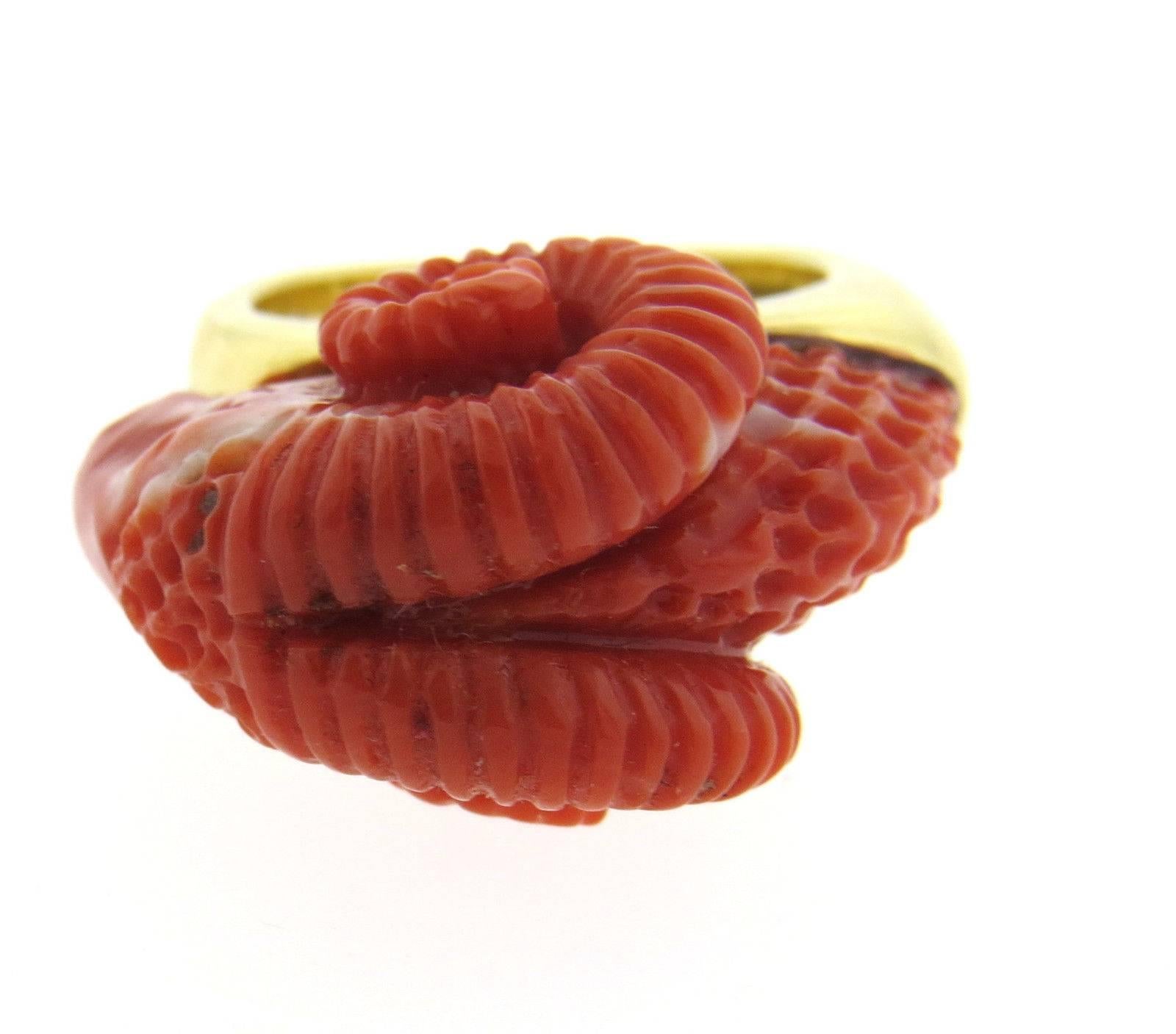 Carved Coral Ram's Head Gold Ring In Excellent Condition In Lambertville, NJ