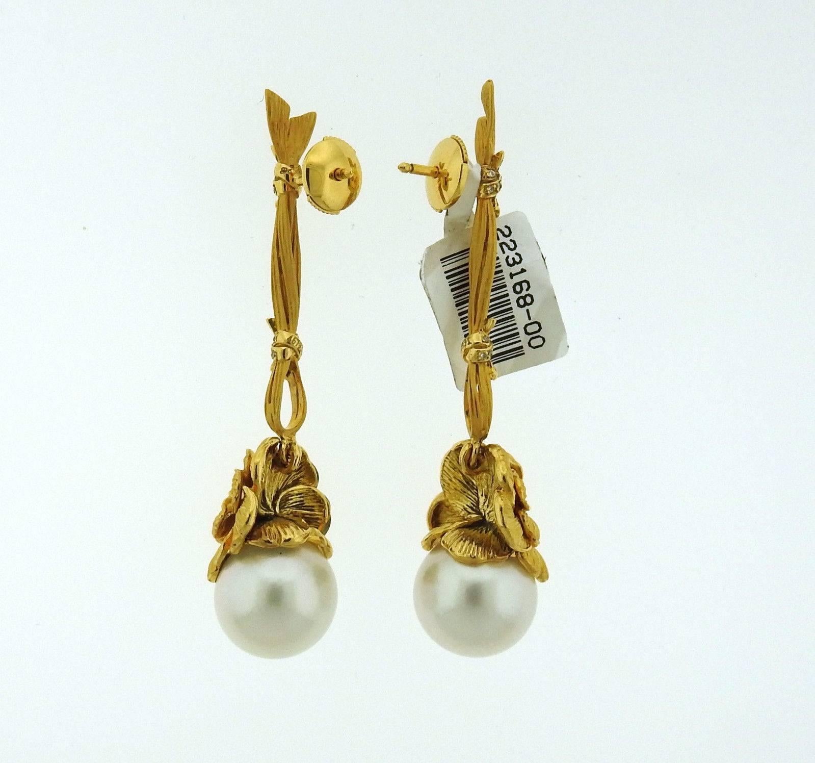 Carrera Y Carrera South Sea Pearl Diamond Gold Flower Earrings In New Condition In Lambertville, NJ