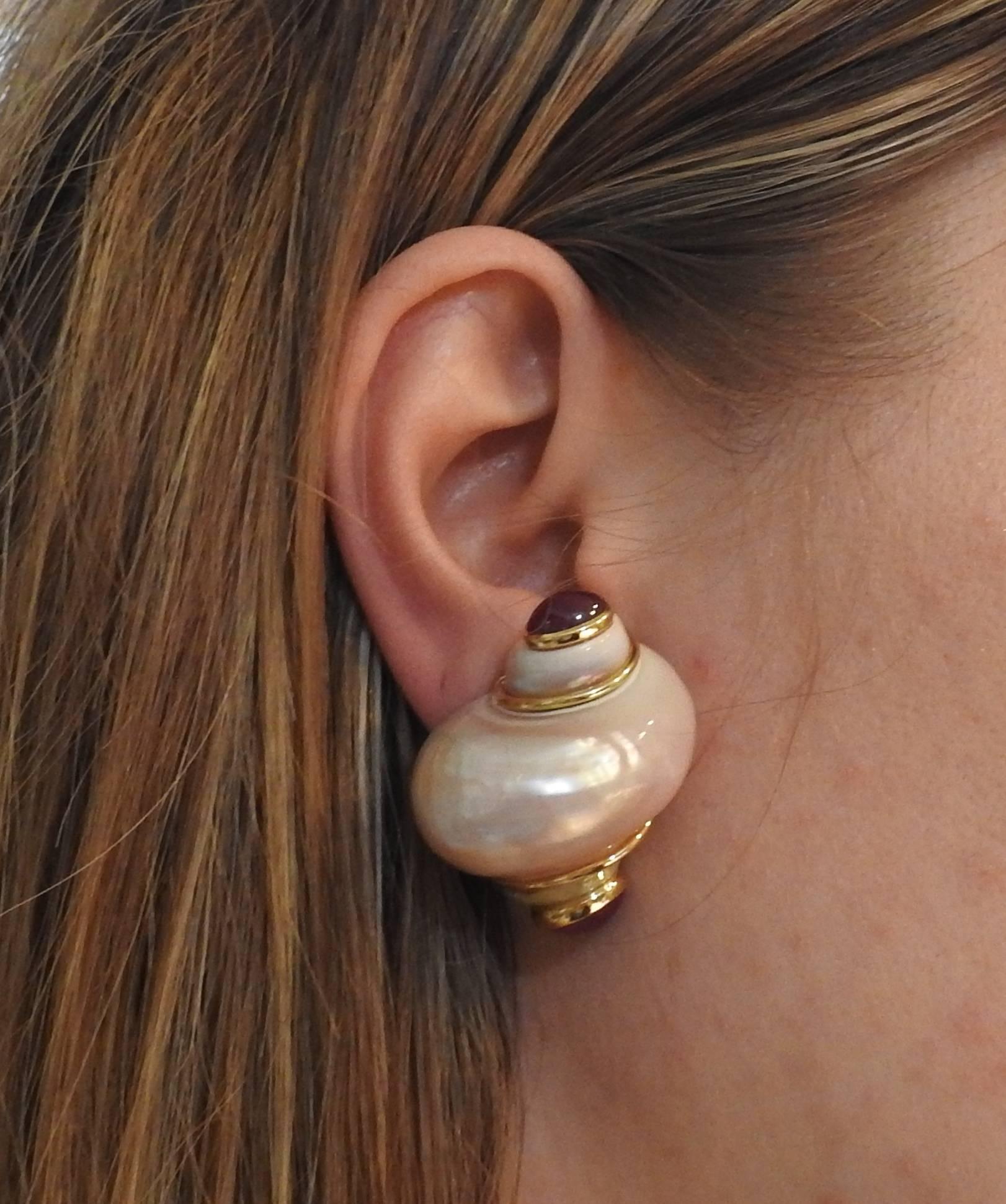 Seaman Schepps Large Turbo Shell Ruby Gold Earrings  In Excellent Condition In Lambertville, NJ