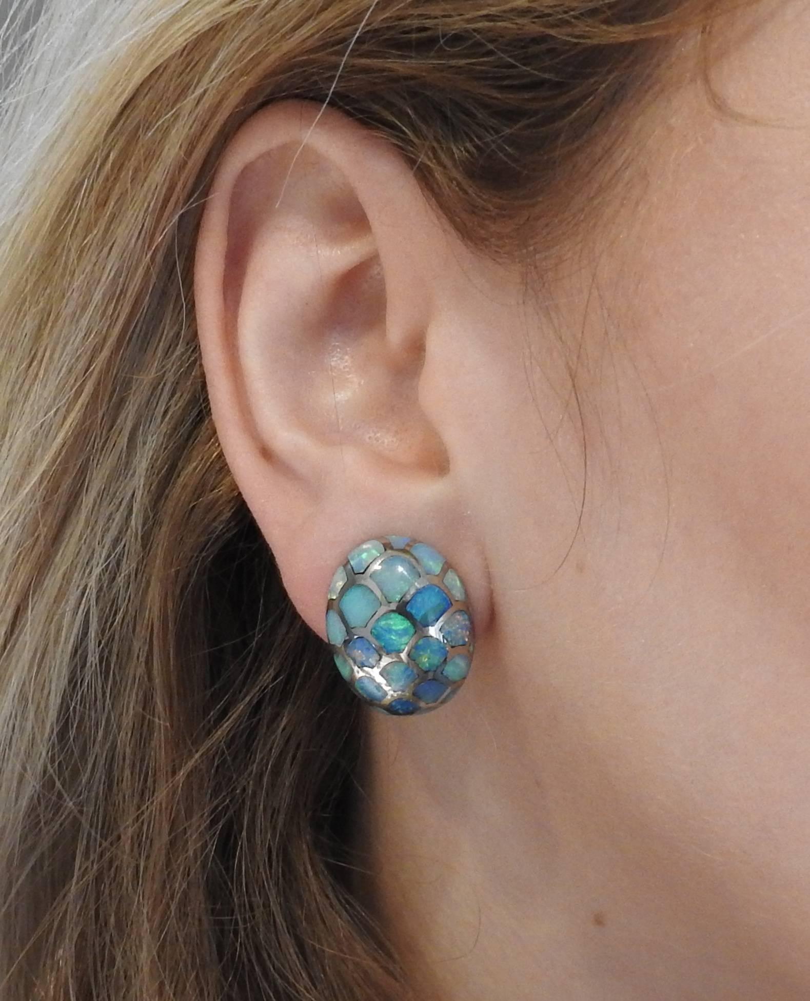 Angela Cummings Opal Inlay Gold Fish Scale Motif Earrings  In Excellent Condition In Lambertville, NJ