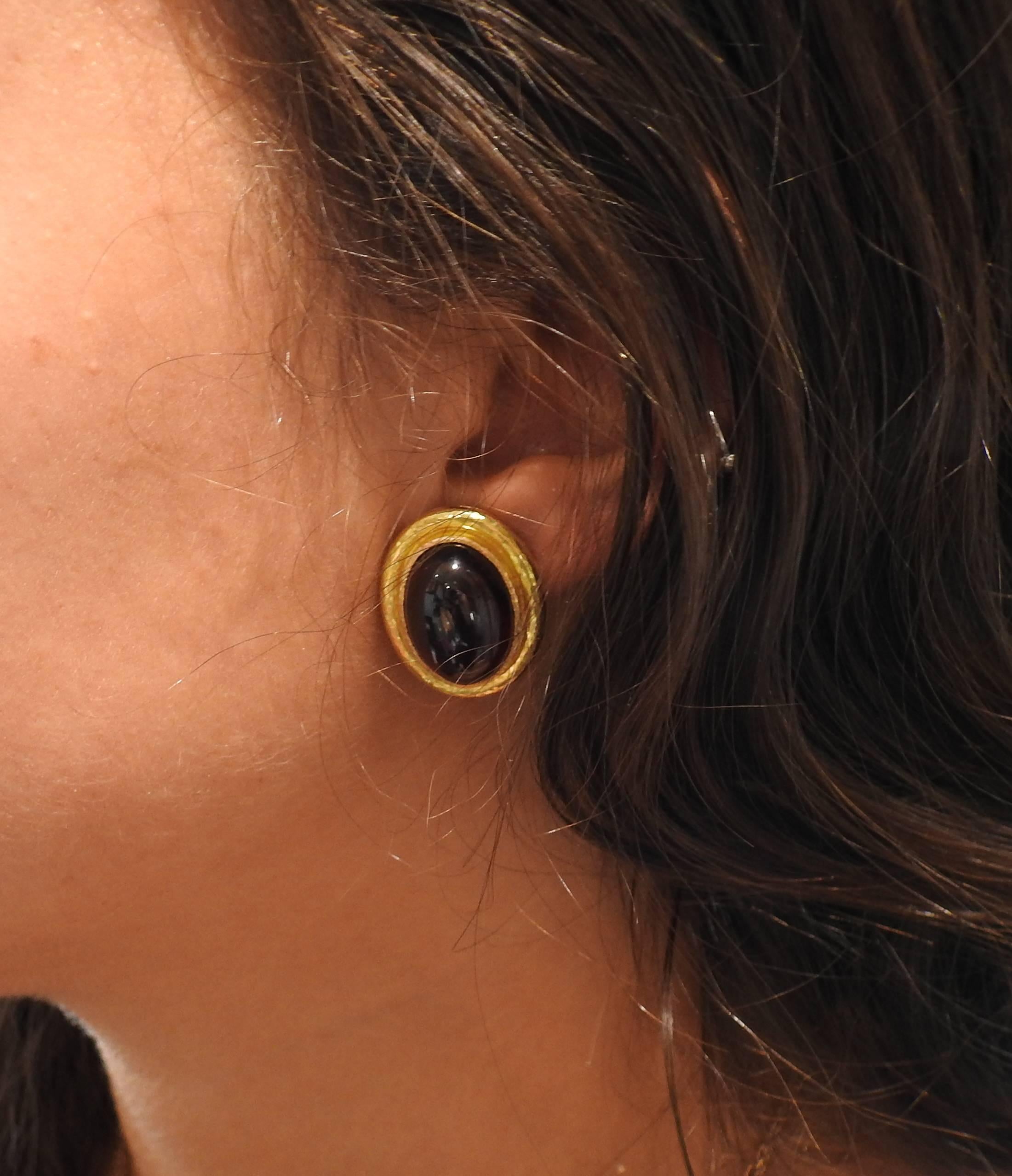 Elizabeth Locke Garnet Cabochon Gold Earrings 2
