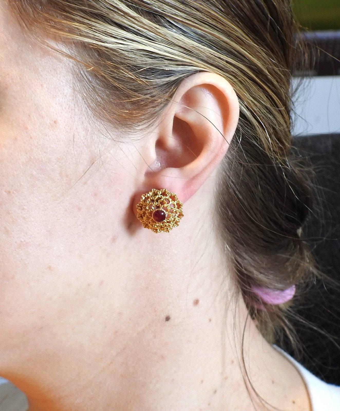 Buccellati Ruby Gold Earrings In Excellent Condition In Lambertville, NJ