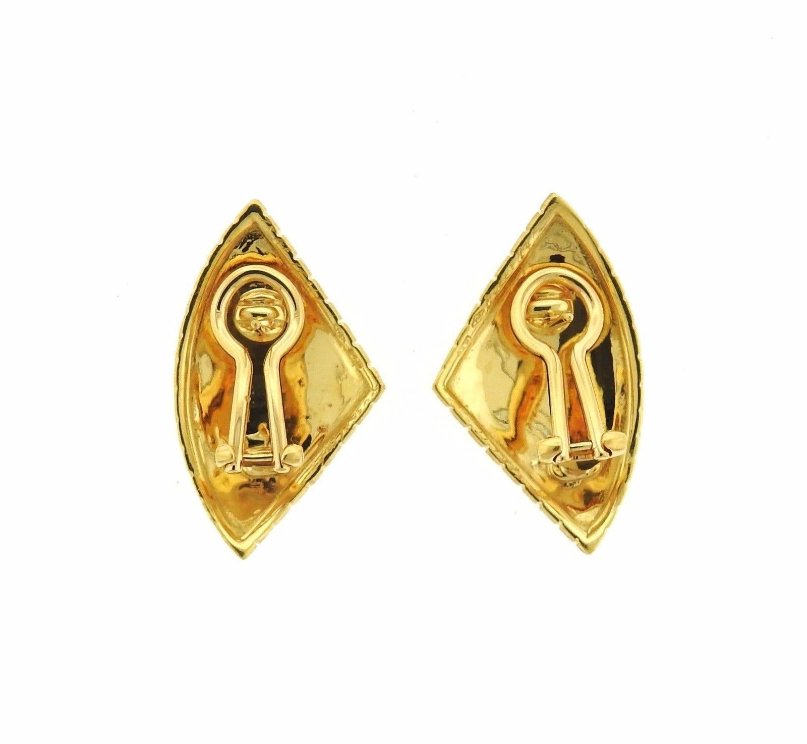 Buccellati Gold Earrings In Excellent Condition In Lambertville, NJ