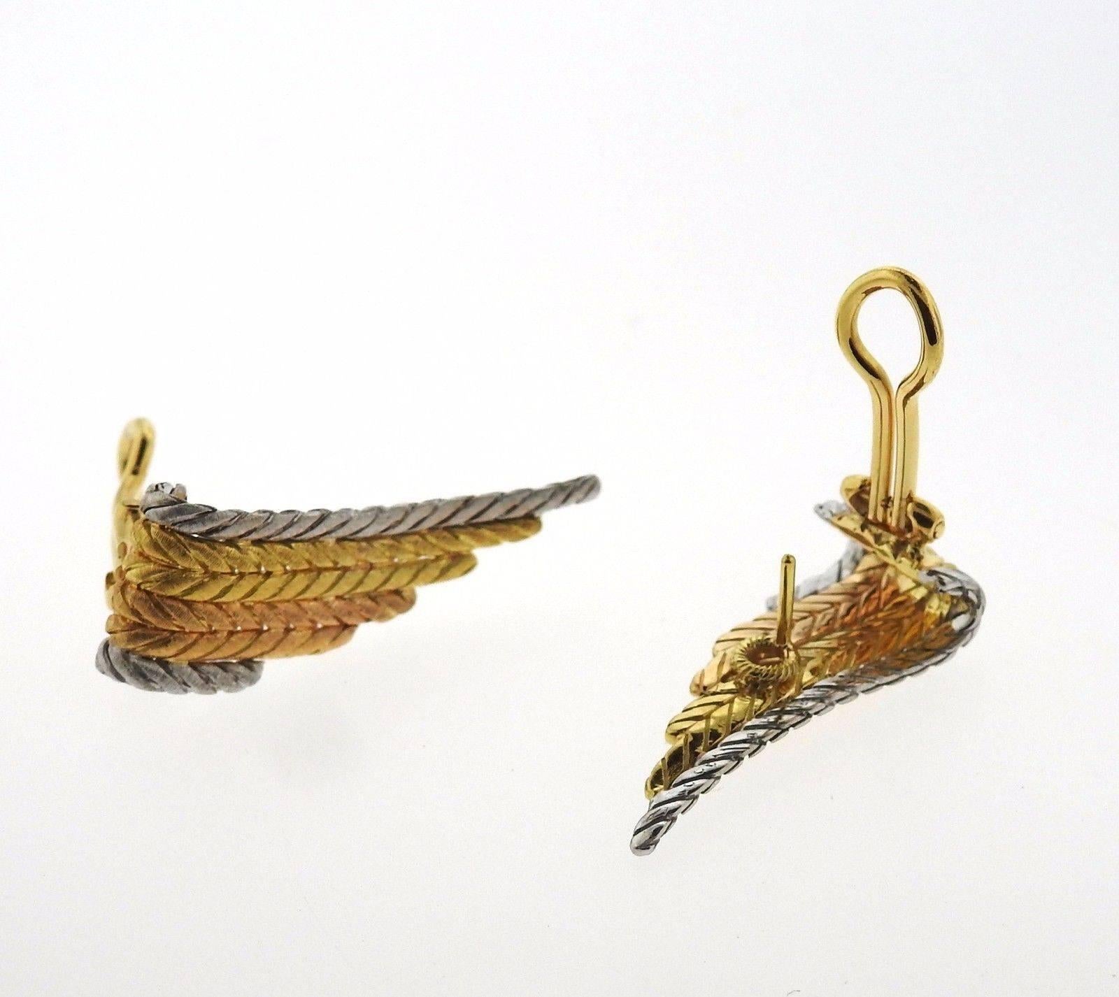 Buccellati Tricolor Gold Wing Motif Earrings In Excellent Condition In Lambertville, NJ