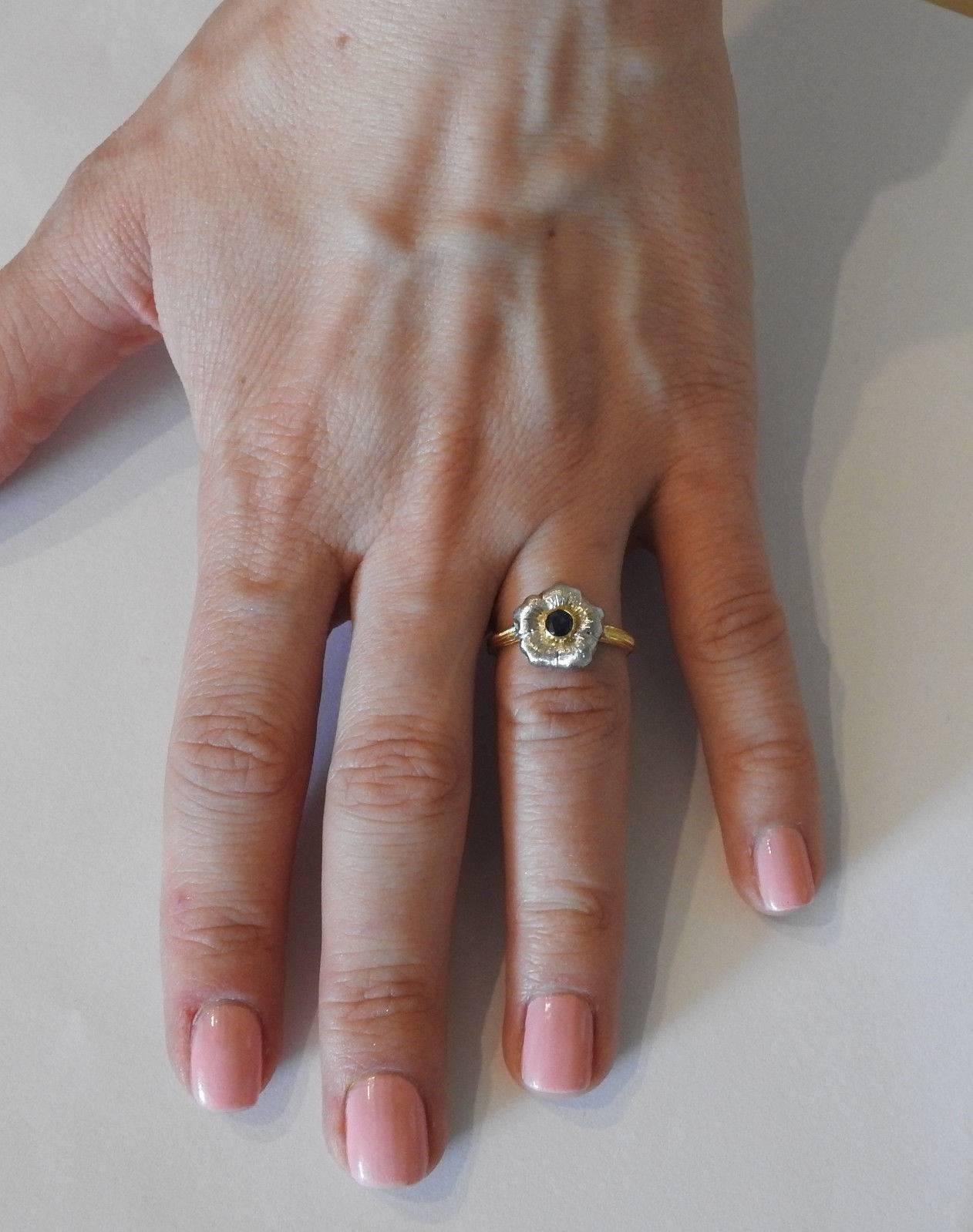 Women's Buccellati Sapphire Gold Flower Ring