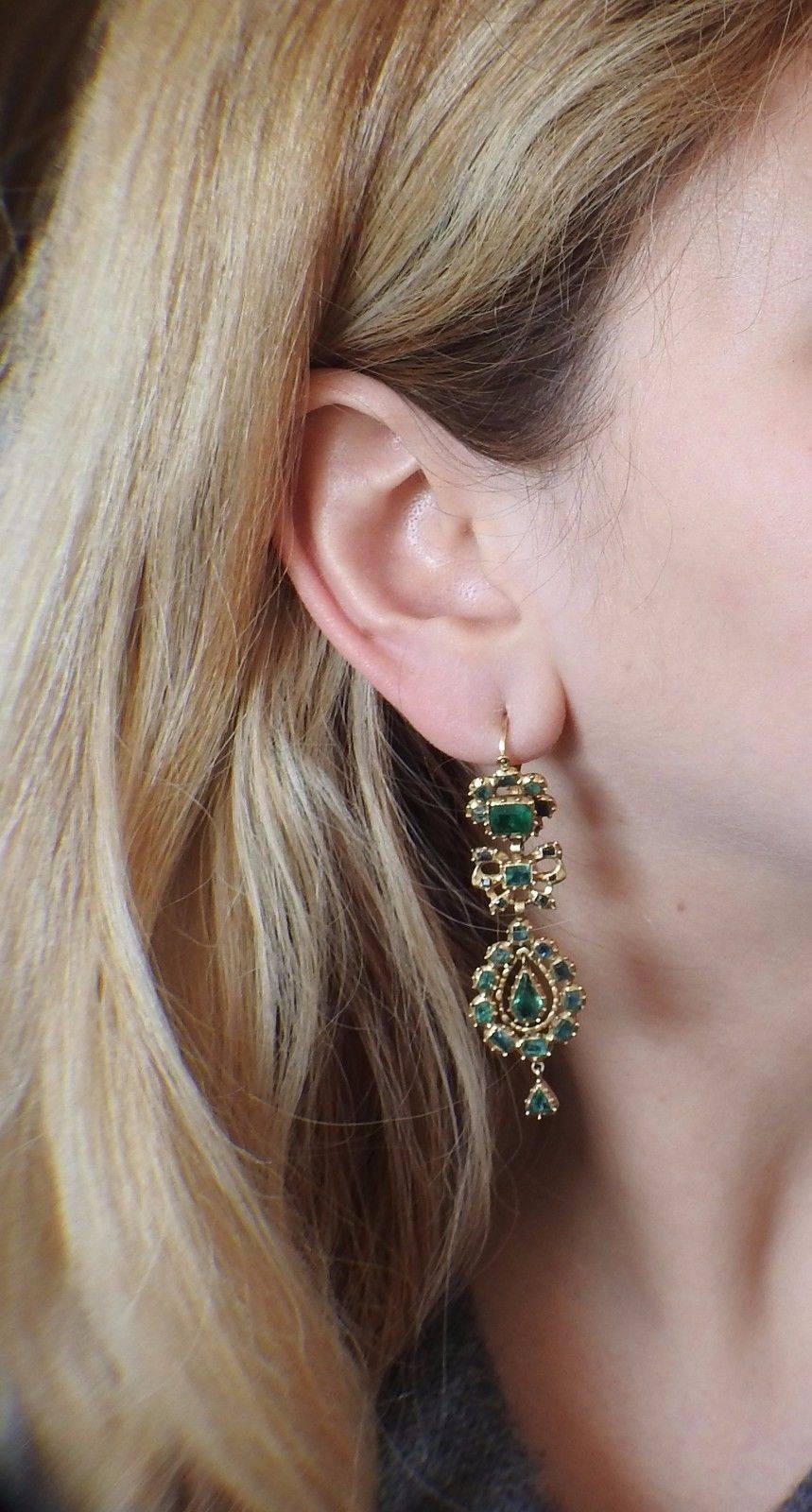 Antique Iberian Emerald Gold Long Dangle Earrings In Excellent Condition In Lambertville, NJ