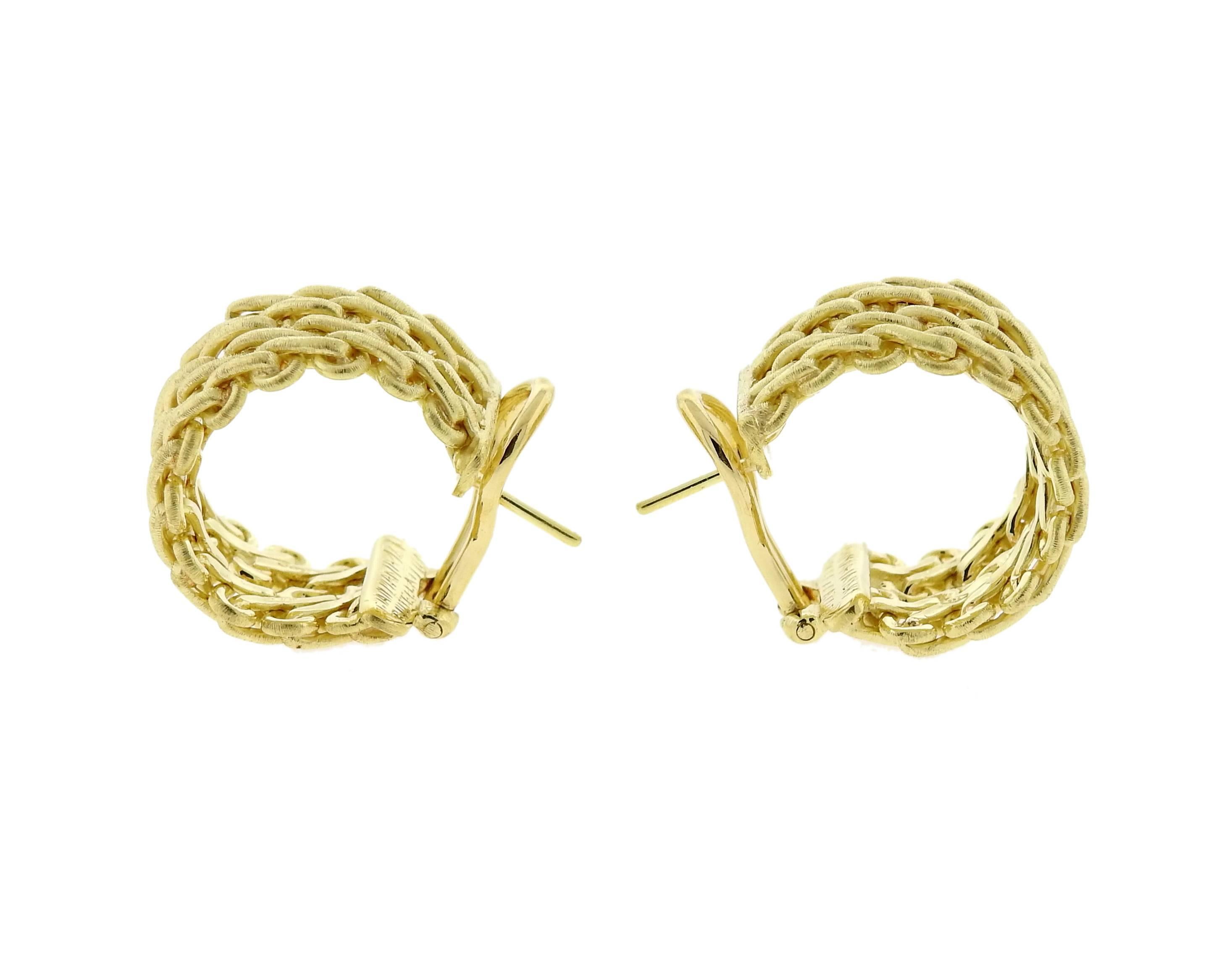 Buccellati Gold Link Hoop Earrings In New Condition In Lambertville, NJ