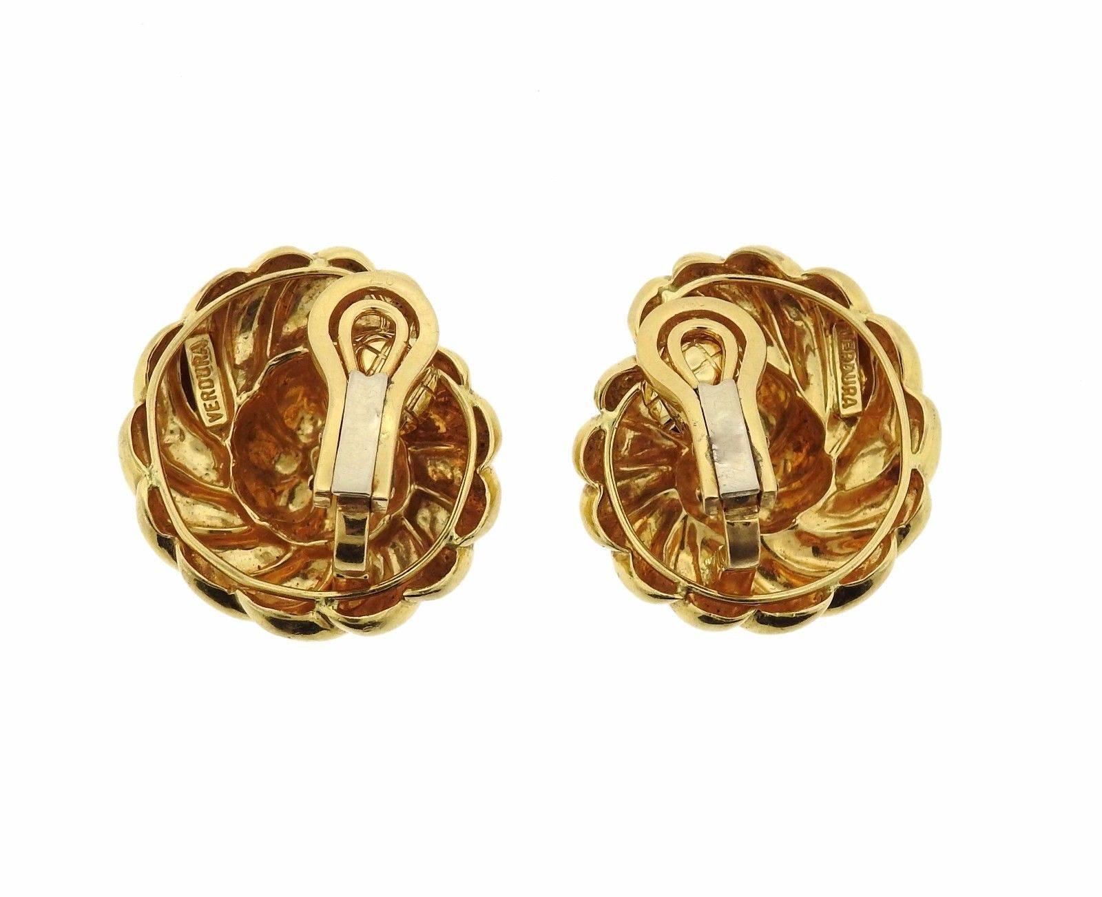 Verdura  Large  Scroll Gold Earrings In Excellent Condition In Lambertville, NJ