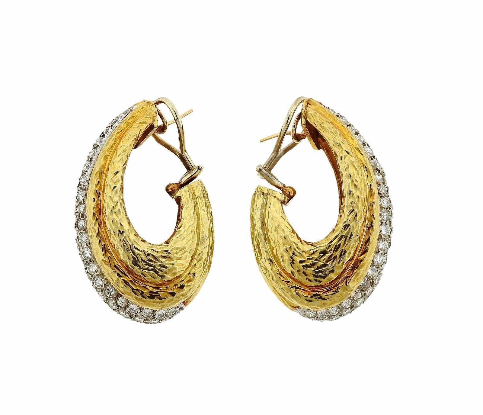 1970s Diamond Hammered Gold Large Hoop Earrings In Excellent Condition In Lambertville, NJ