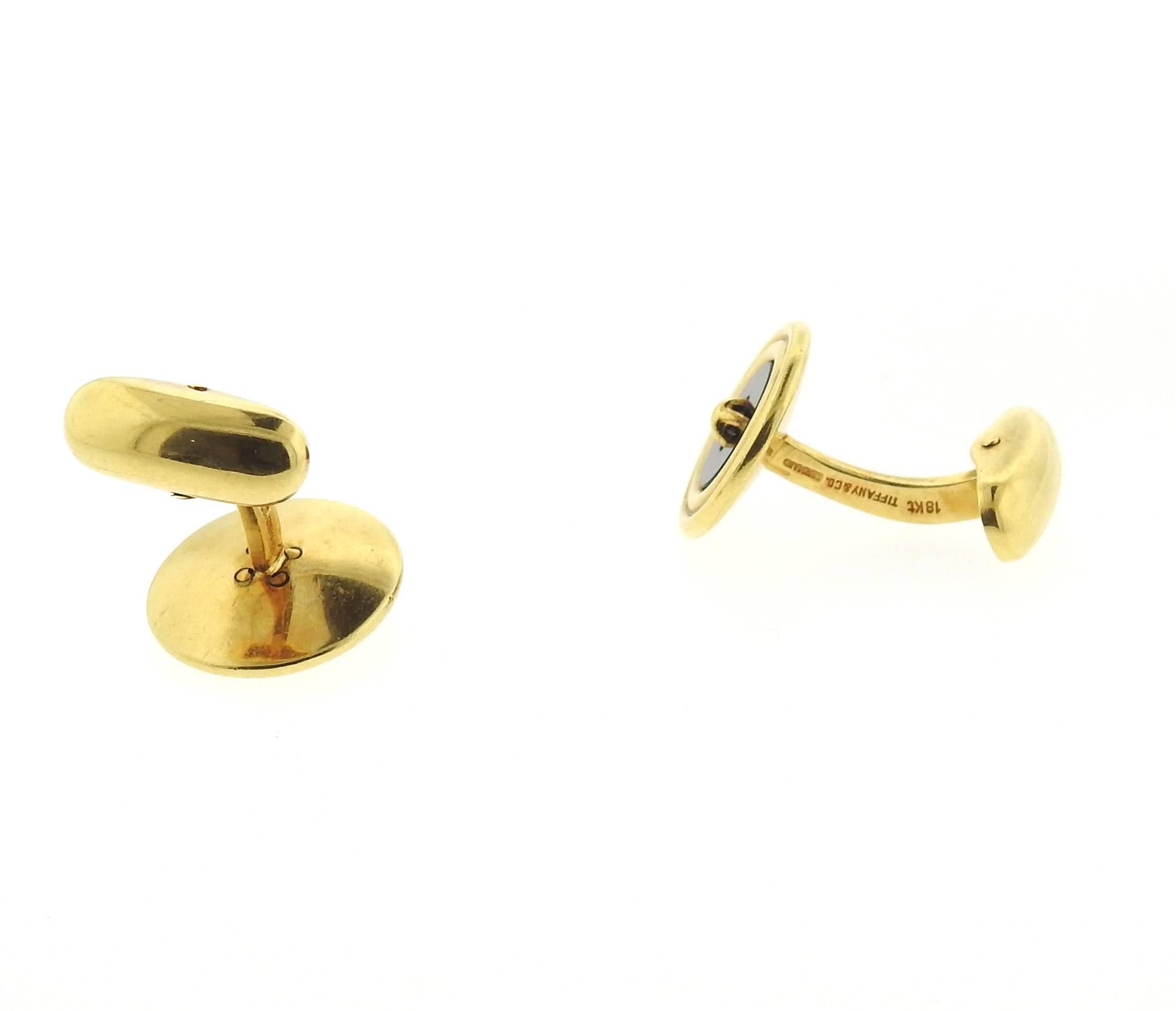Tiffany & Co Gold Onyx Button Cufflinks In Excellent Condition In Lambertville, NJ