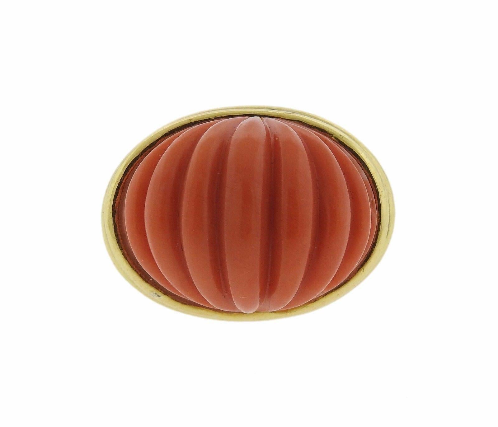 David Webb Carved Coral Gold Ring In Excellent Condition In Lambertville, NJ