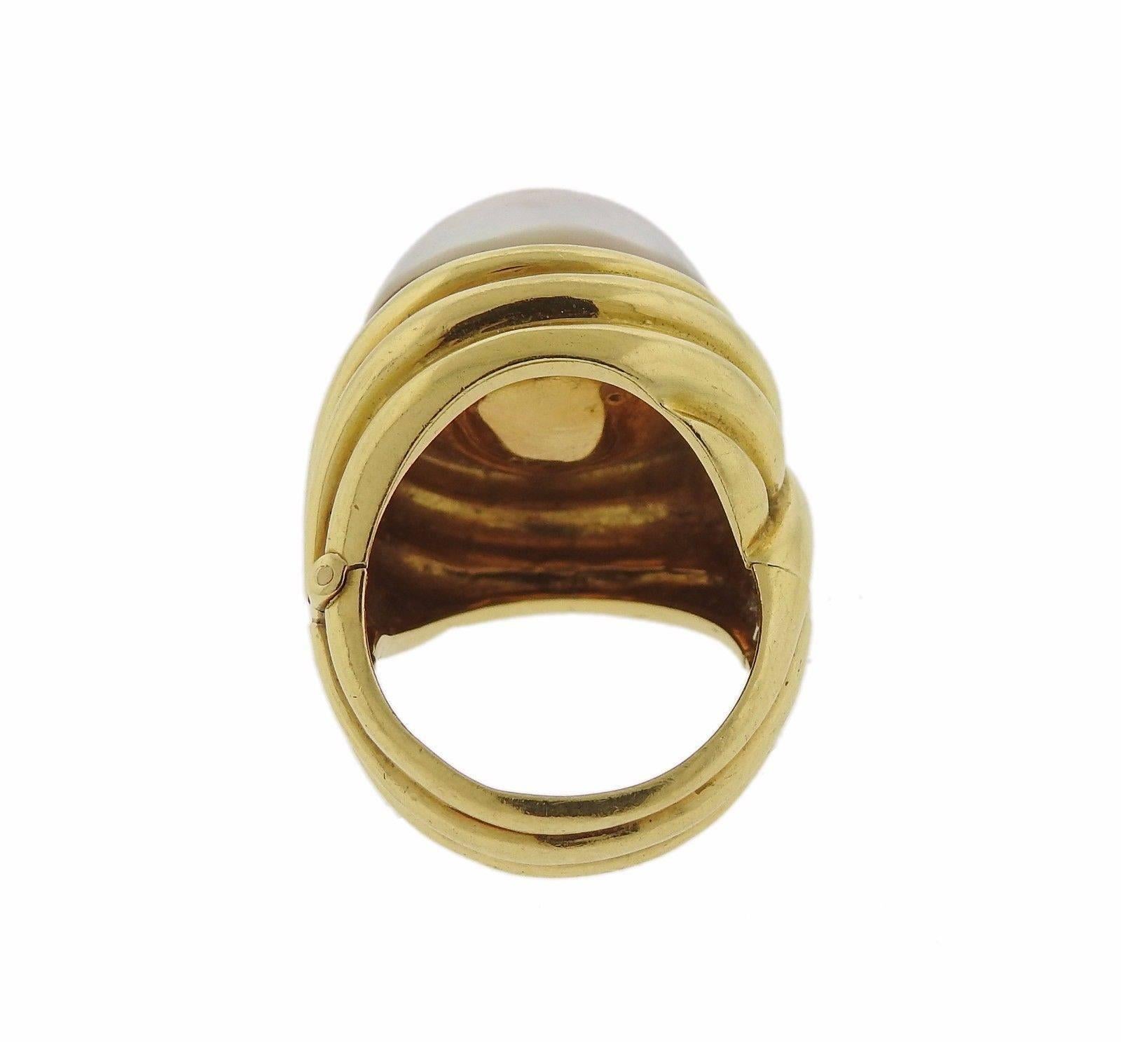 Large Andrew Clunn Pearl Gold Ring In Excellent Condition In Lambertville, NJ