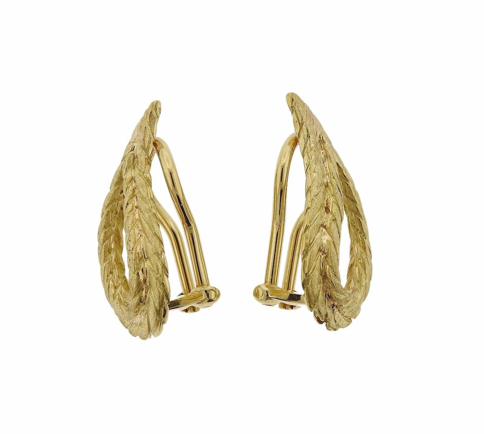 Buccellati Gold Open Teardrop Earrings In New Condition In Lambertville, NJ