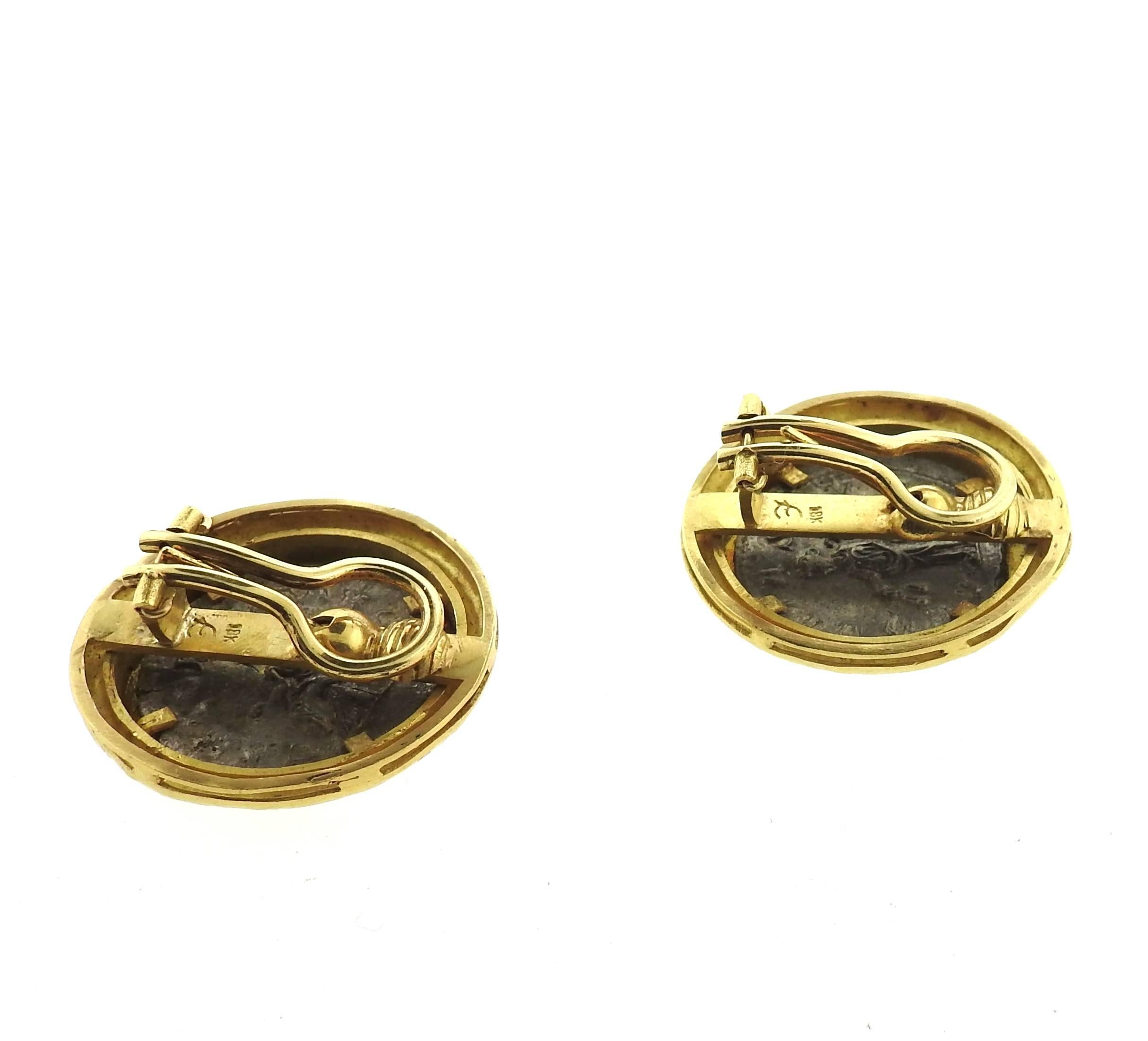 Large Elizabeth Locke Coin Gold Earrings In Excellent Condition In Lambertville, NJ