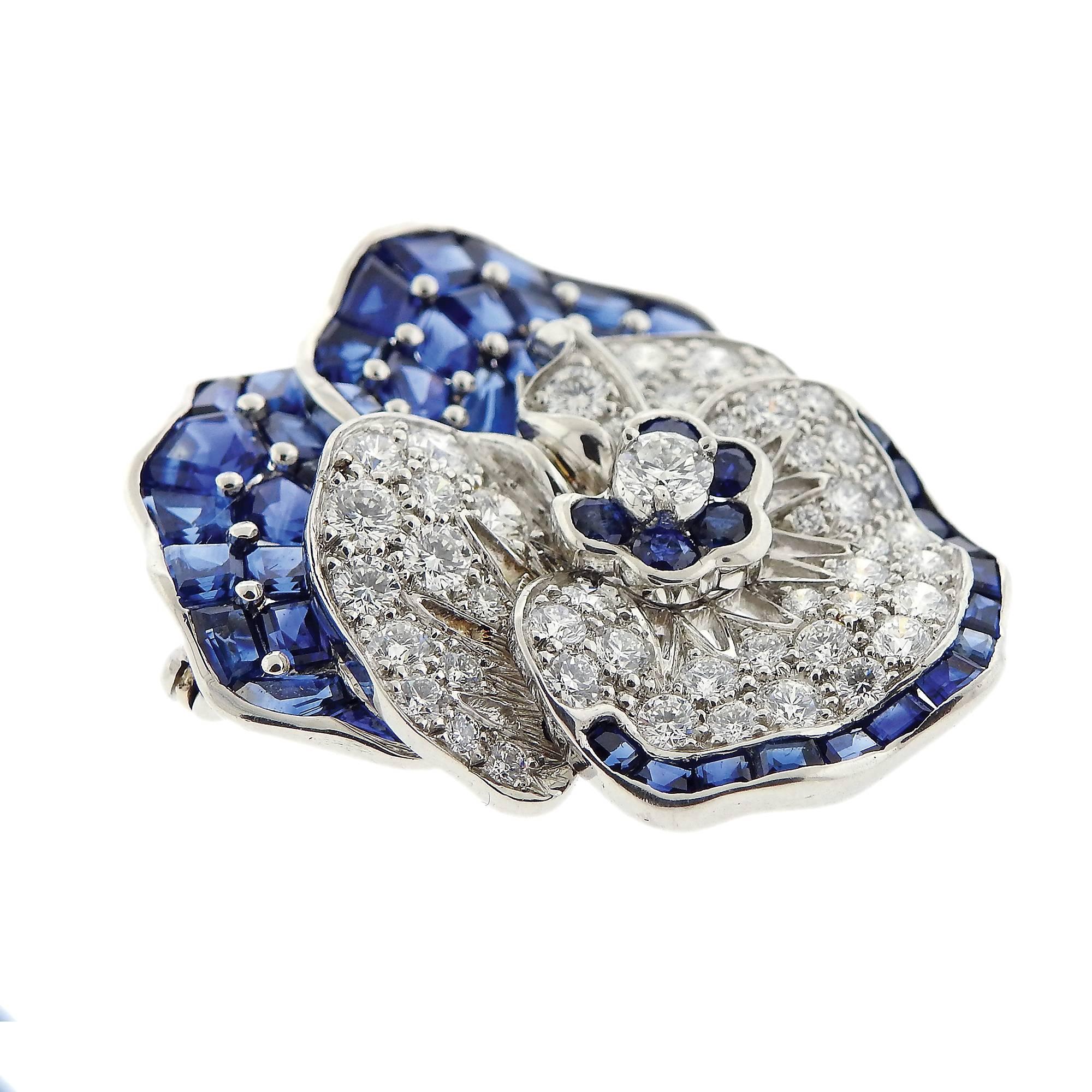 Large Oscar Heyman Blue Sapphire Diamond Platinum Pansy Flower Brooch In Excellent Condition For Sale In Lambertville, NJ