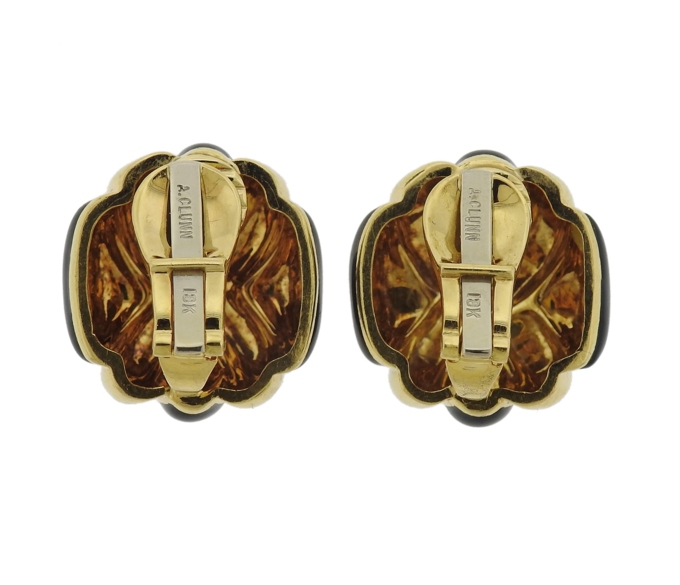 Classic Andrew Clunn Onyx Gold Earrings In Excellent Condition In Lambertville, NJ