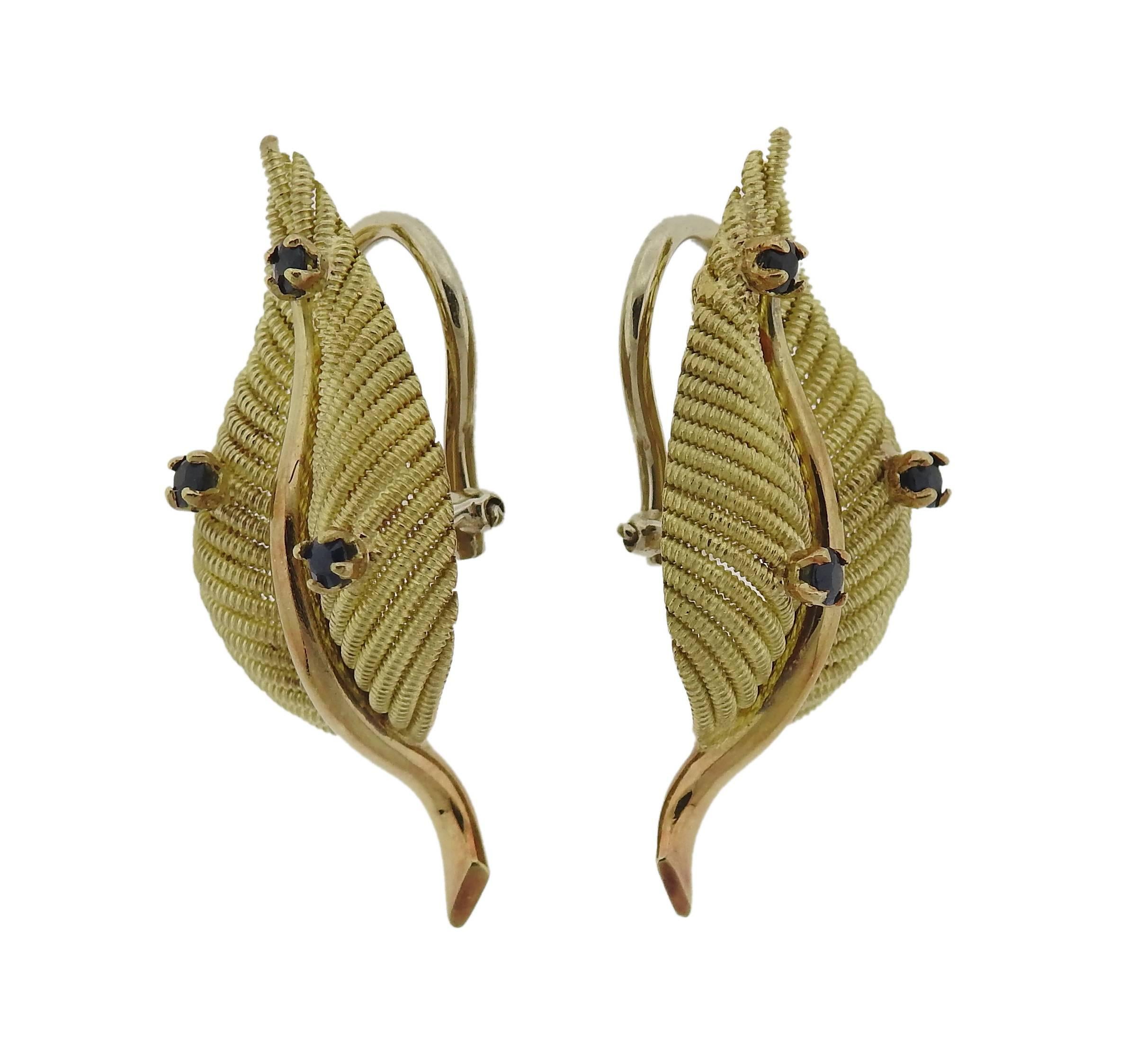1960s Gold Sapphire Leaf Earrings In Excellent Condition In Lambertville, NJ