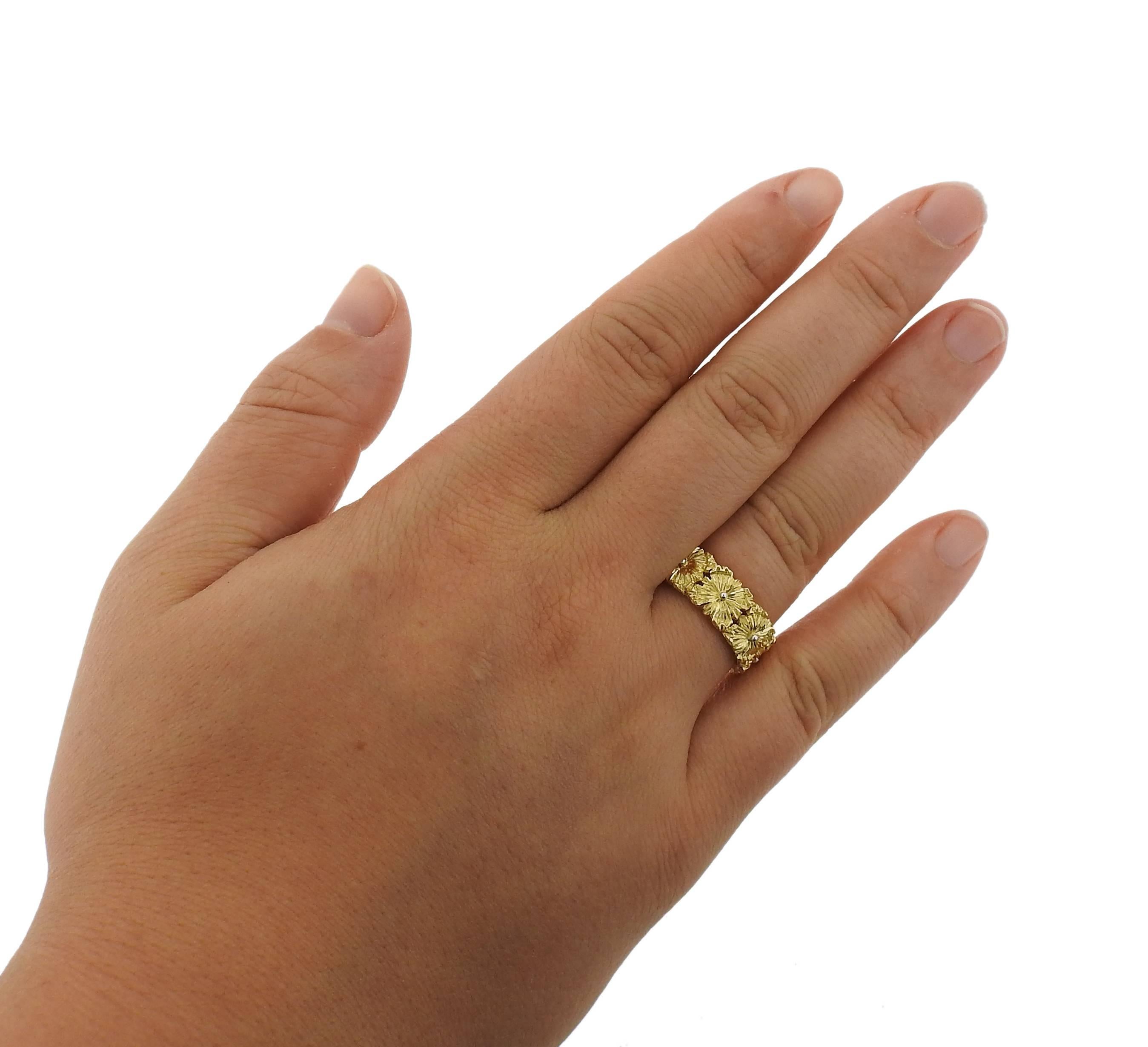 Women's Buccellati Cassettoni Gold Flower Motif Band Ring