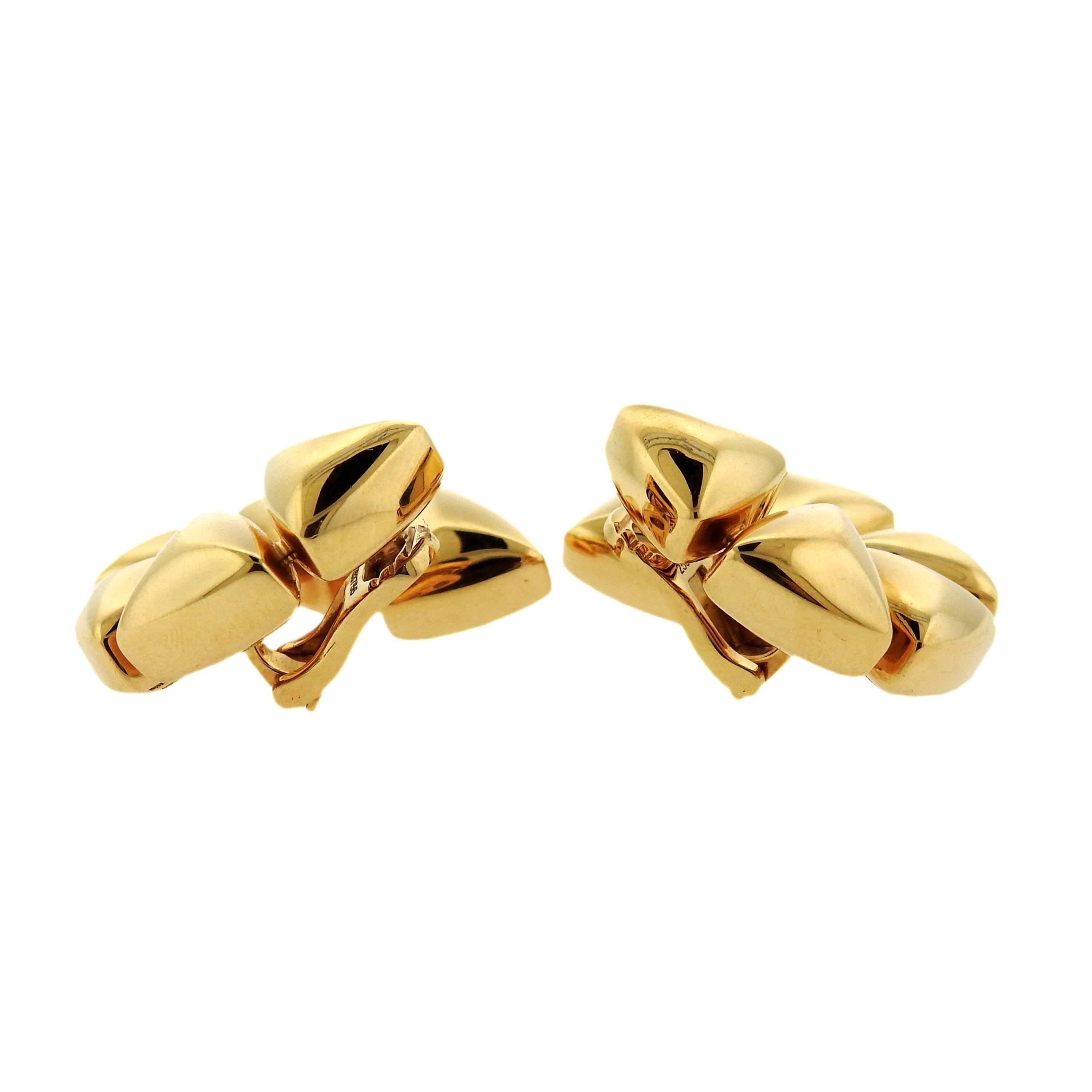 Pair of 18k gold earrings, crafted by Vhernier for Freccia collection. Earrings measure 32mm x 30mm. Marked: Vhernier, 750, 30W. Weight - 24.2 grams. Retail $8000