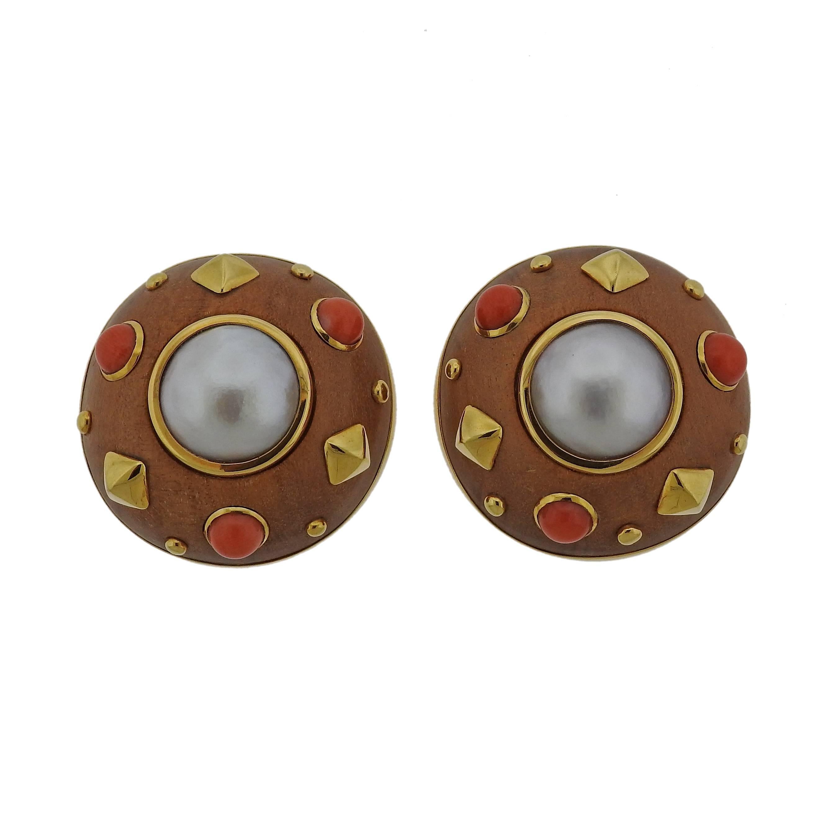 Trianon Wood Coral Pearl Gold Earrings