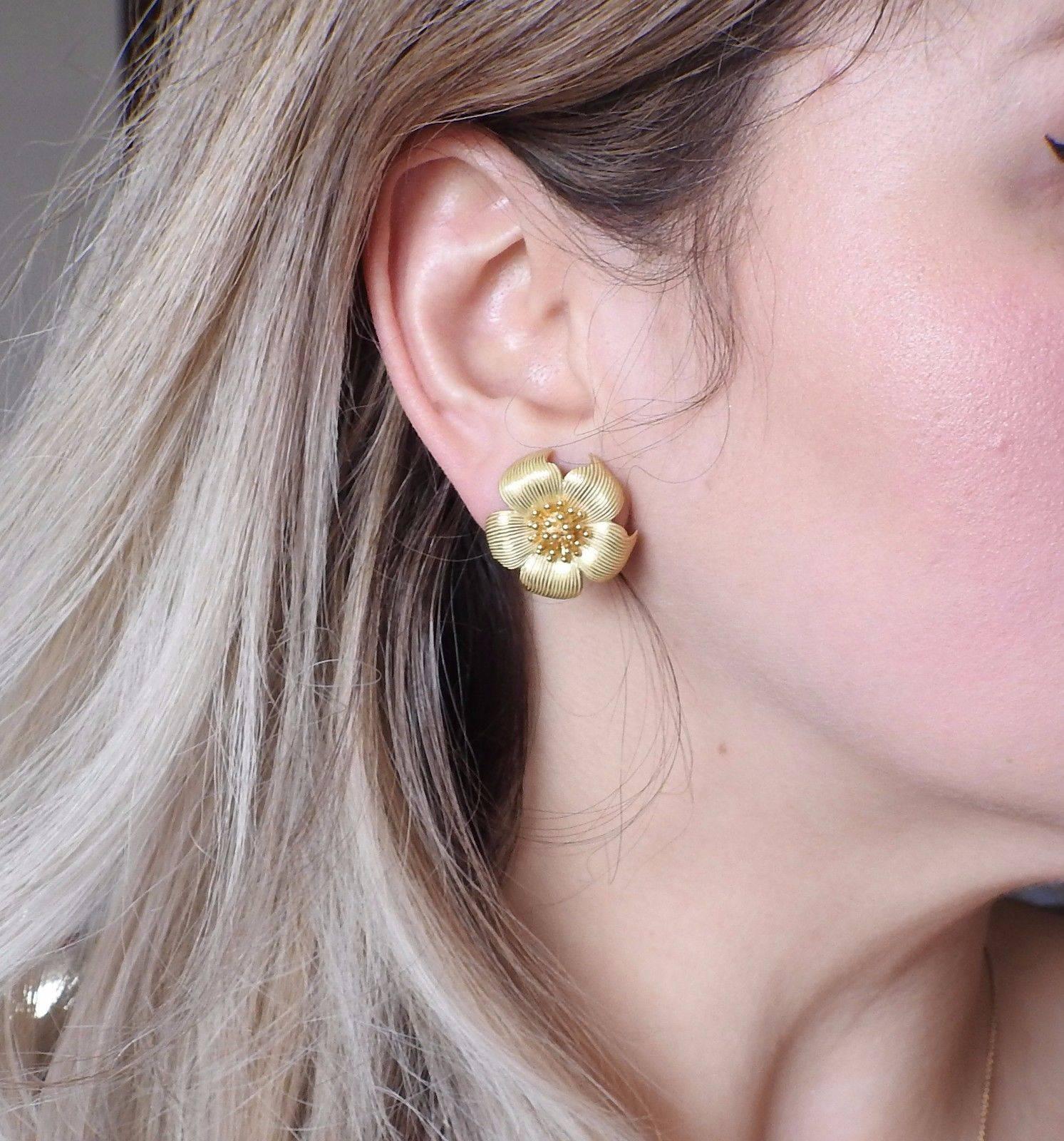 Tiffany & Co Classic Wild Rose Gold Earrings 1
