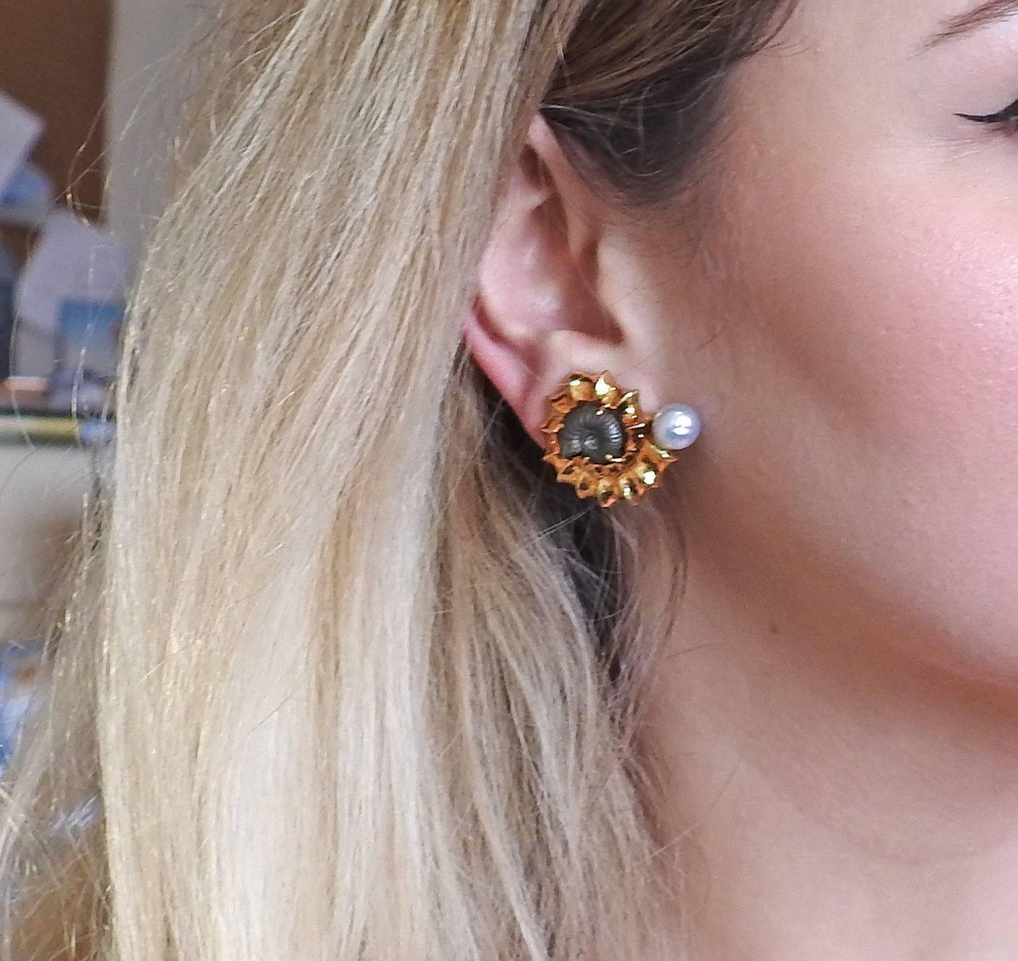 Women's Elizabeth Gage Pearl Fossil Gold Earrings