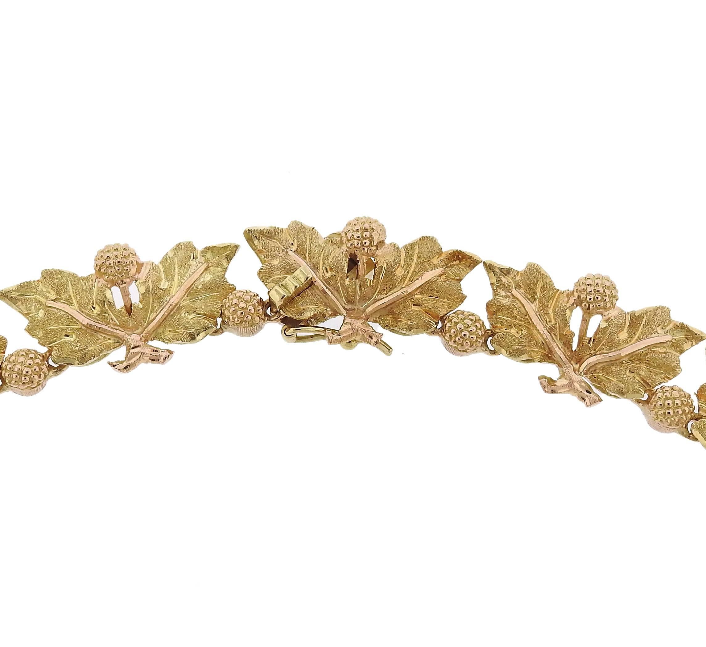 Buccellati Leaf Motif Gold Necklace In Excellent Condition In Lambertville, NJ