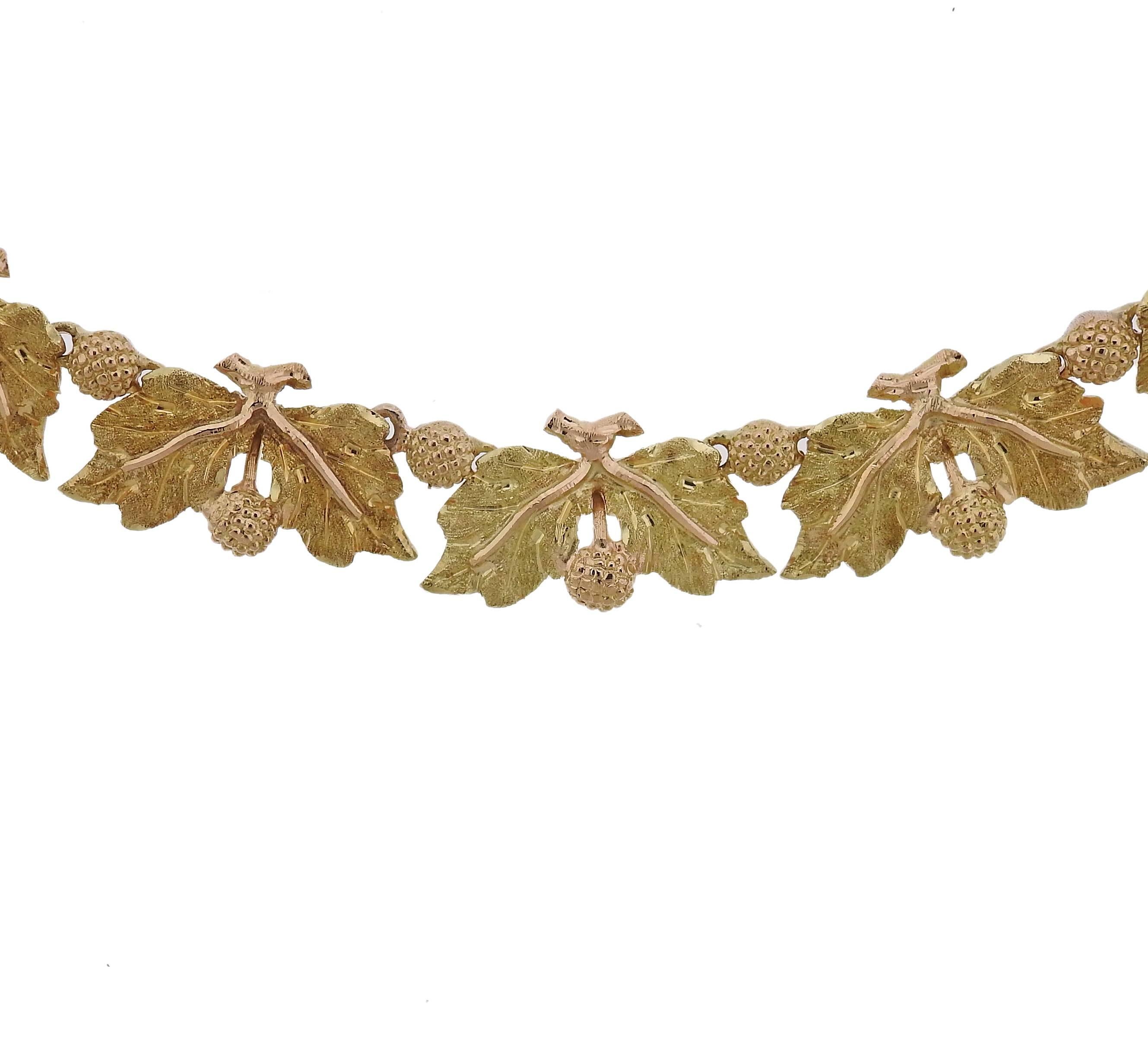 An 18k yellow gold classic leaf necklace, crafted by Buccellati. Necklace is 15” long and 10.5mm wide , weight - 55.4 grams. Marked: 750, Buccellati, Italy .