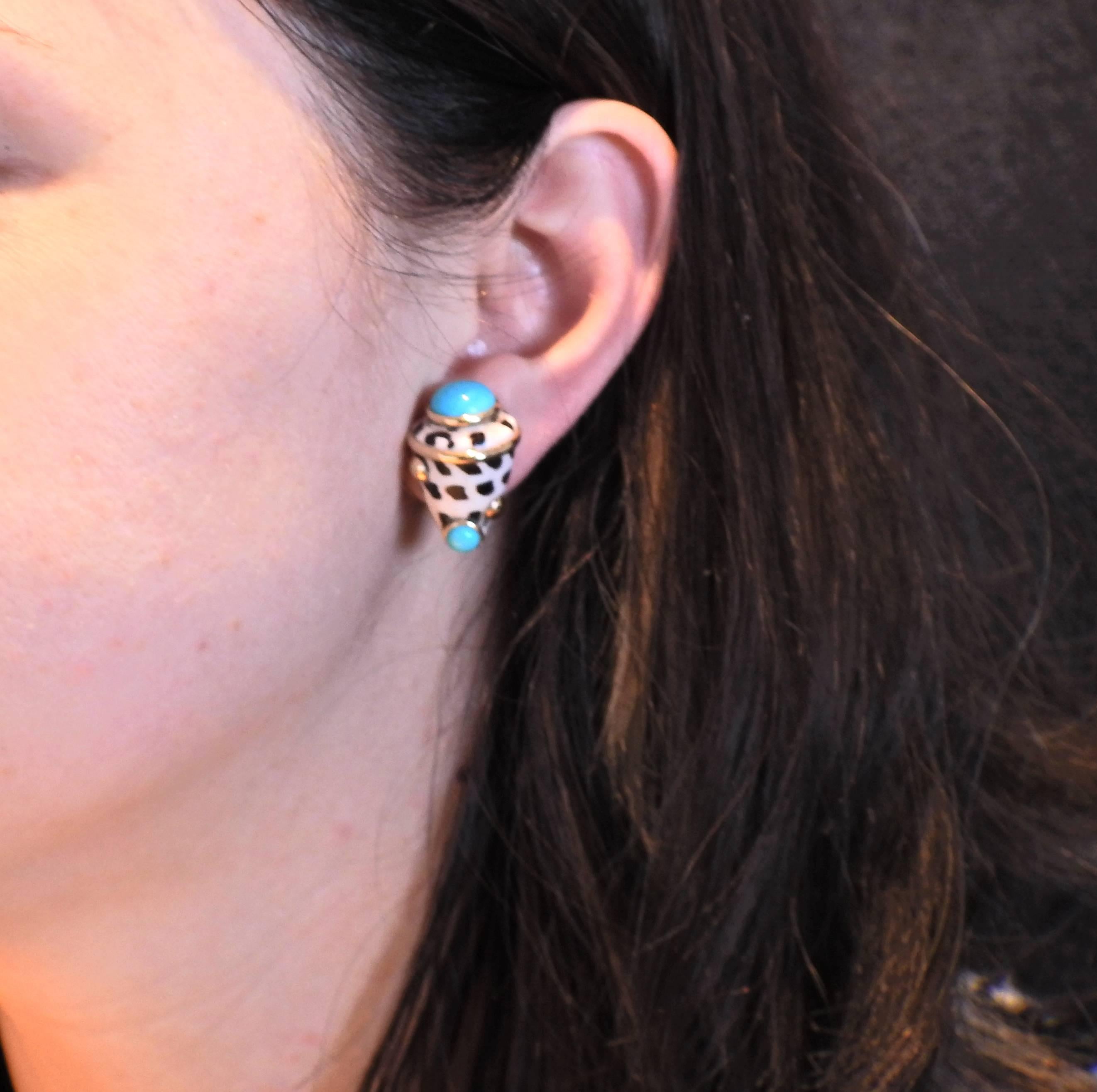 Maz Shell Turquoise Gold Earrings In Excellent Condition In Lambertville, NJ