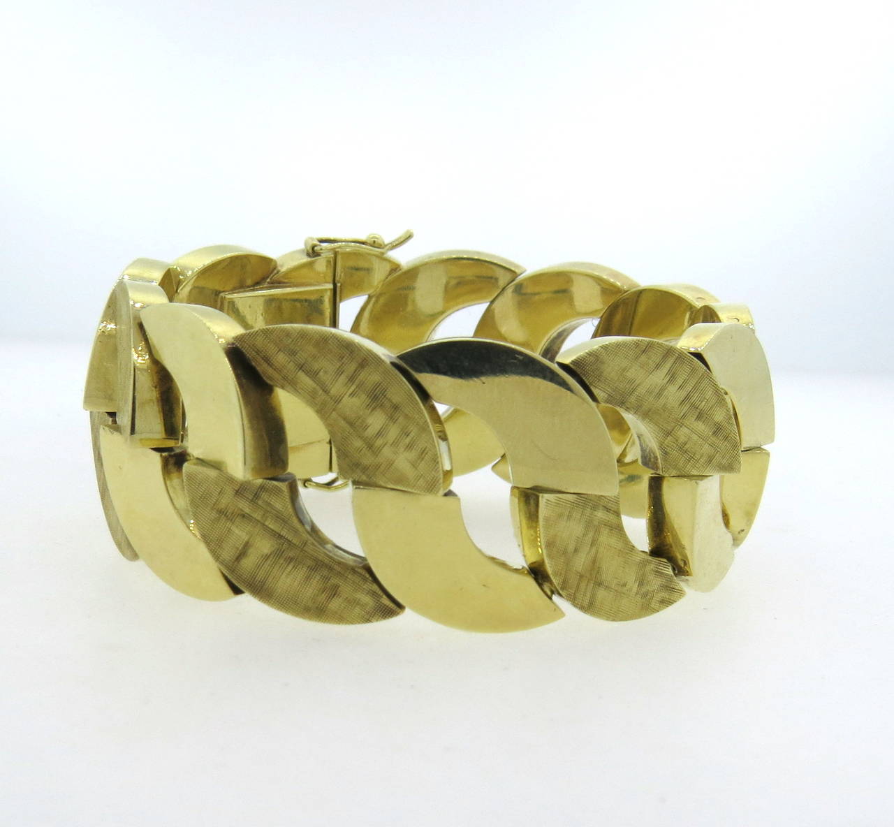 Women's 1960s Large Gold Link Bracelet