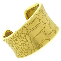 Vintage Pomellato Cocco Wide Gold Cuff Bracelet