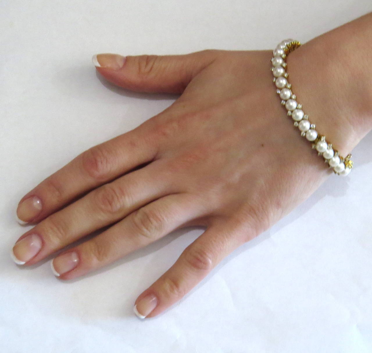 Classic Pearl Diamond Gold Bracelet 2
