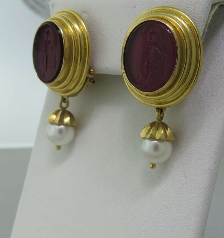Elizabeth Locke Gold Venetian Glass Intaglio Day Night Pearl Earrings In Excellent Condition In Lambertville, NJ