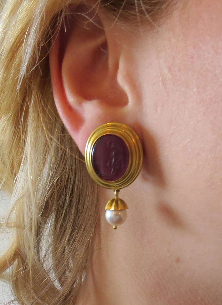 Elizabeth Locke Gold Venetian Glass Intaglio Day Night Pearl Earrings 2