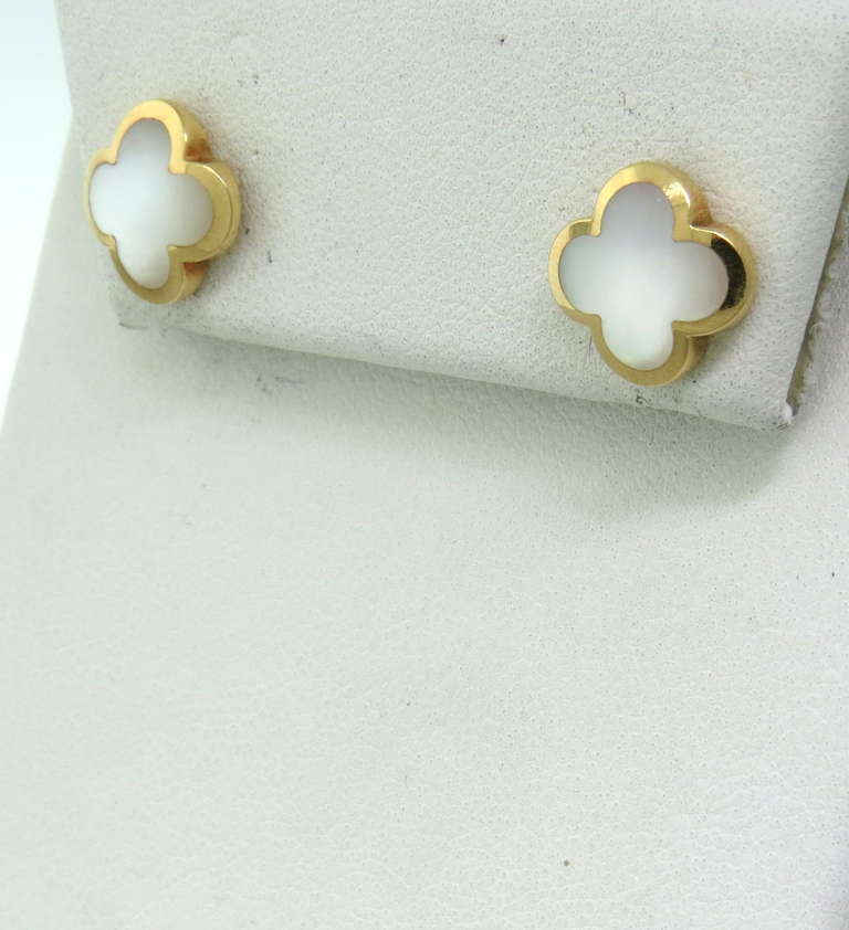 18k gold stud clover earrings by Van Cleef and Arpels from Alhambra collection with mother of pearl,retail for $3350. Earrings are 11mm x 11mm. Marked VCA,750,CL17005. weight 3.6g