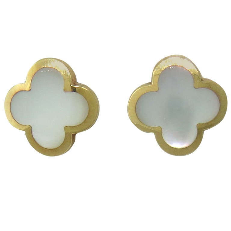 Van Cleef Arpels Alhambra Perlmutt-Ohrstecker aus Gold