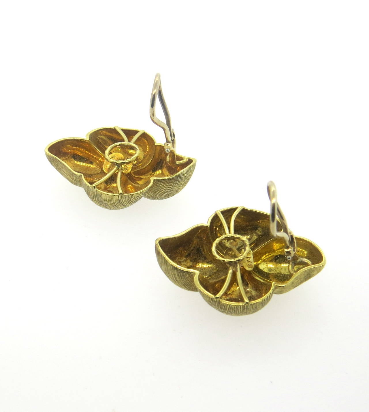 Henry Dunay Sabi Brushed Finished Gold Earrings In Excellent Condition In Lambertville, NJ