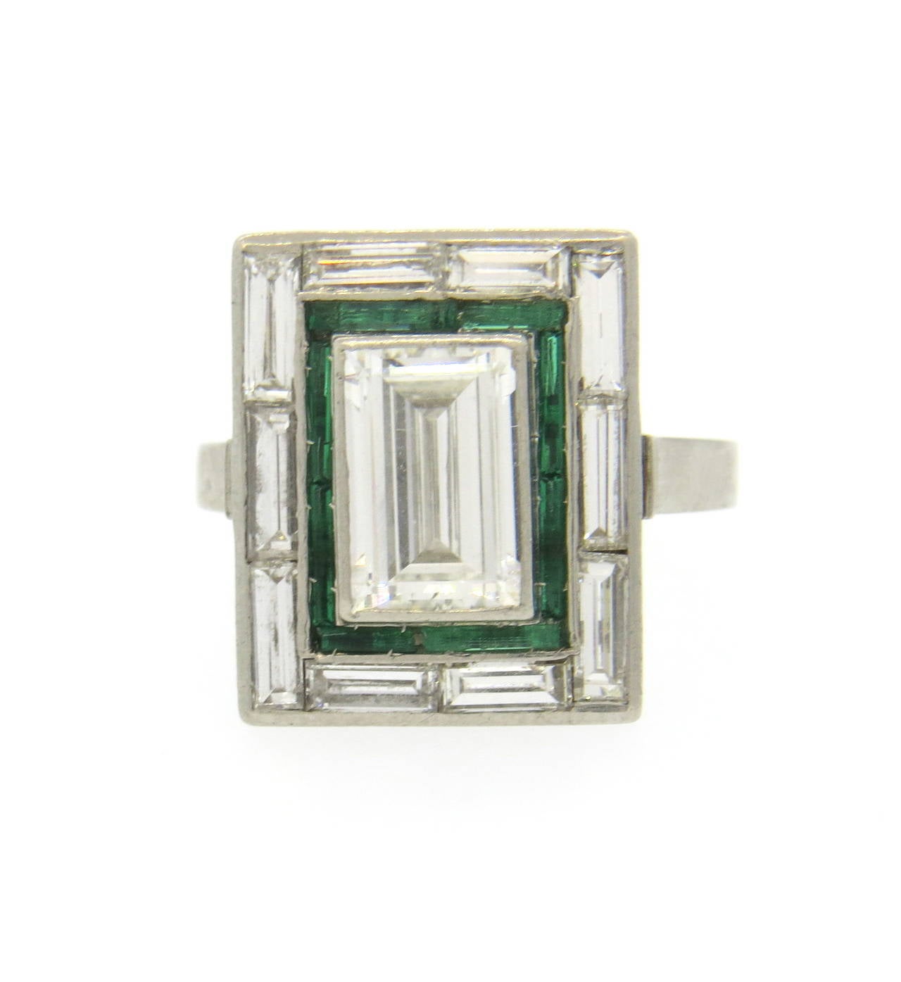 Exquisite Art Deco Emerald Diamond Platinum Engagement Ring In Excellent Condition In Lambertville, NJ